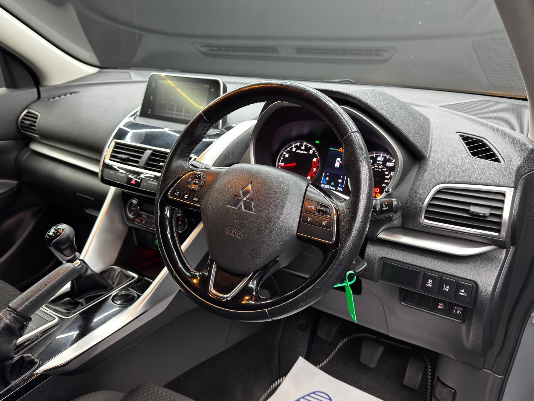 Mitsubishi Eclipse Cross - Image 9