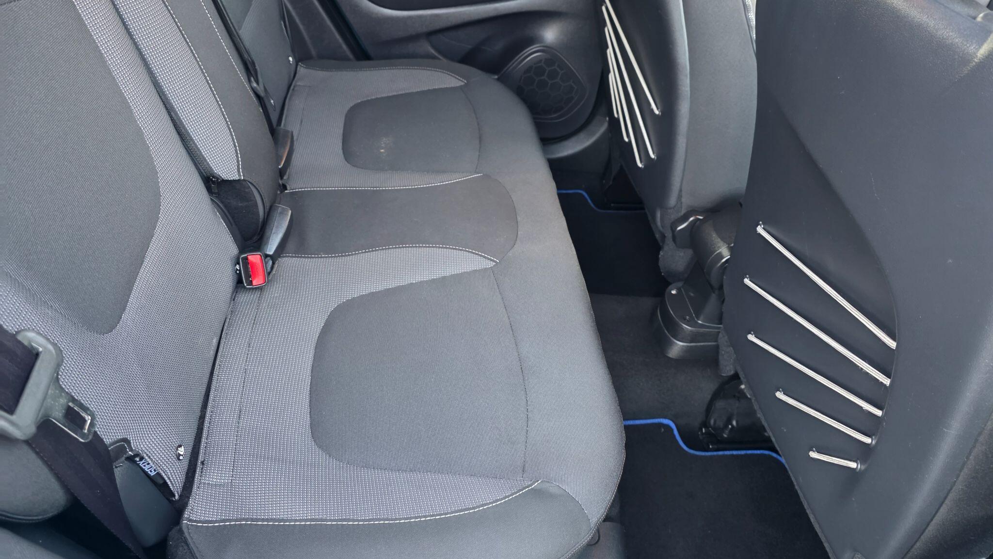 Renault Captur - Image 37