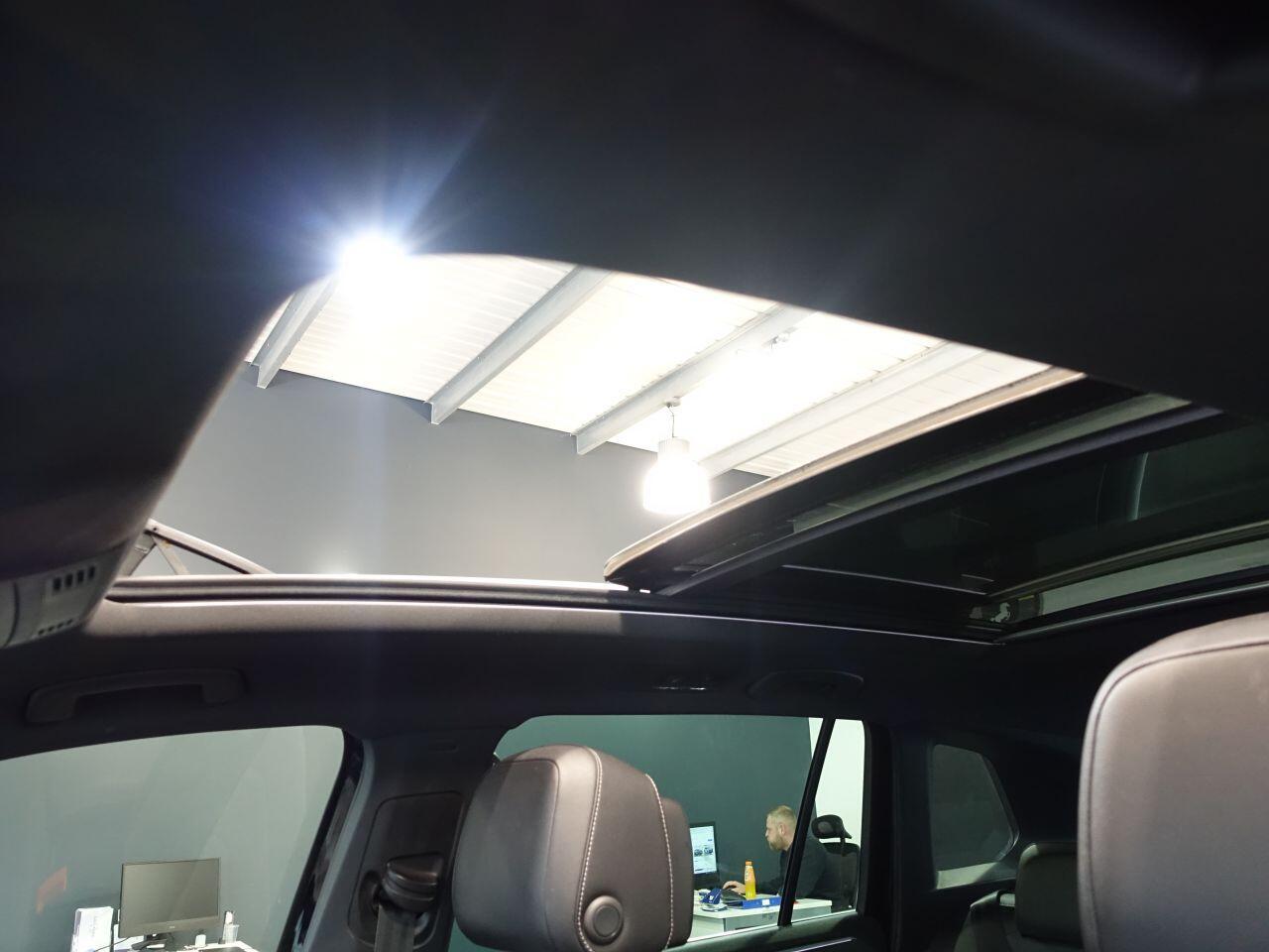 Volkswagen Tiguan - Image 2