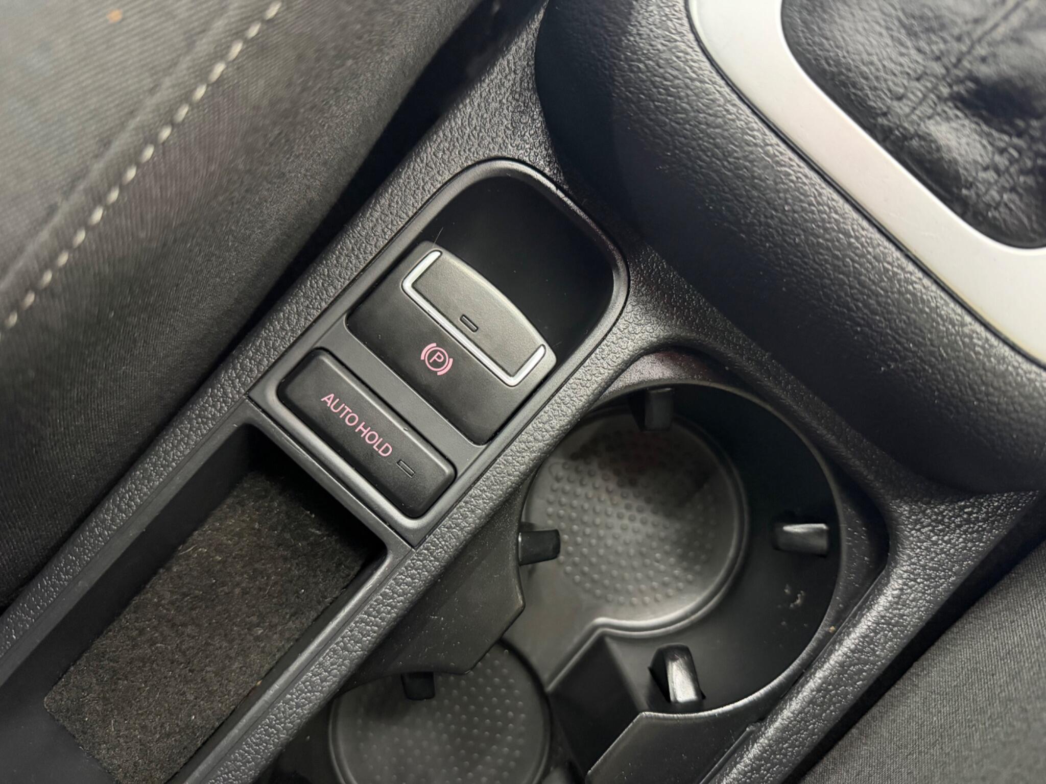 Volkswagen Tiguan - Image 23