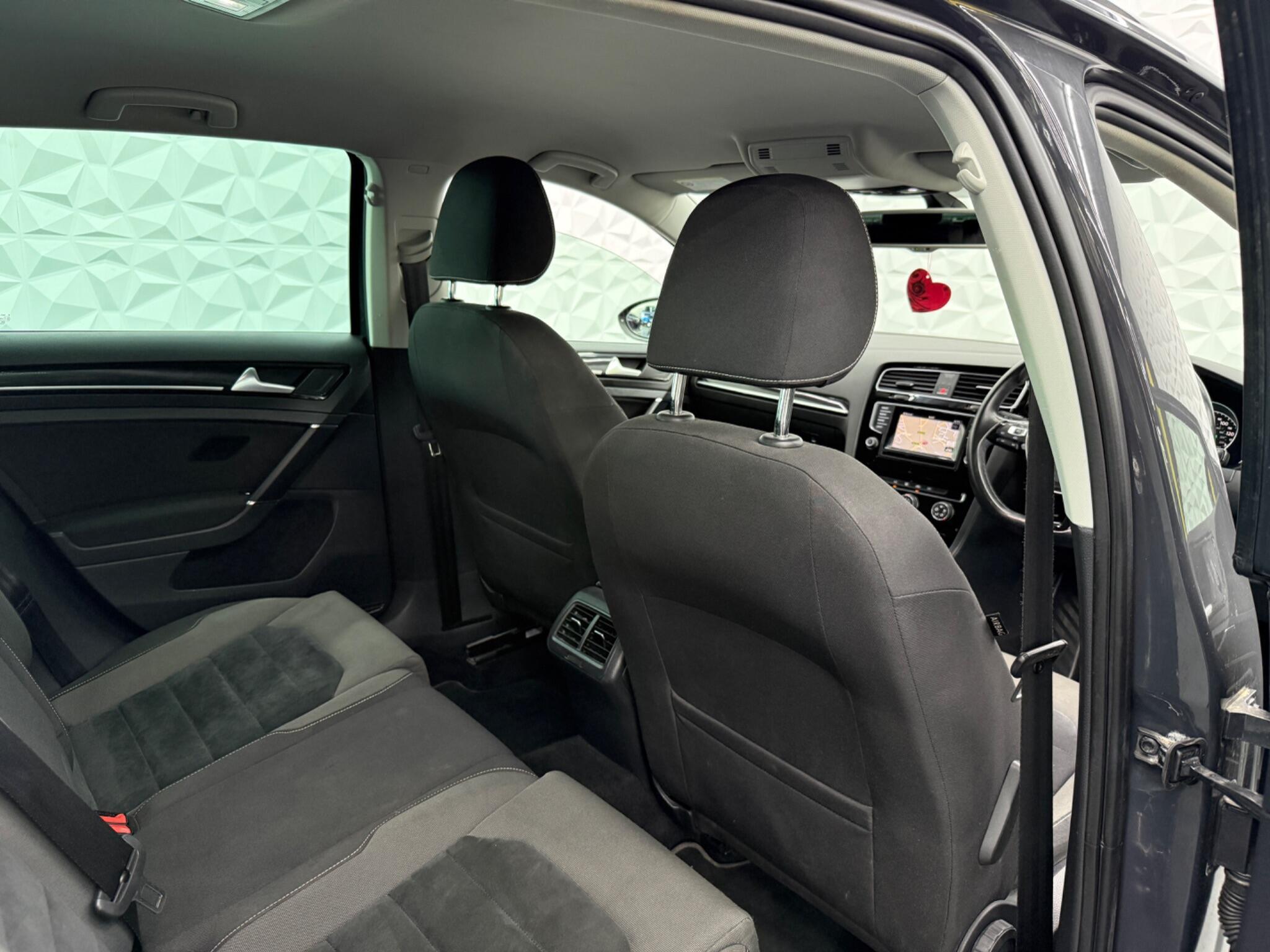 Volkswagen Golf - Image 20