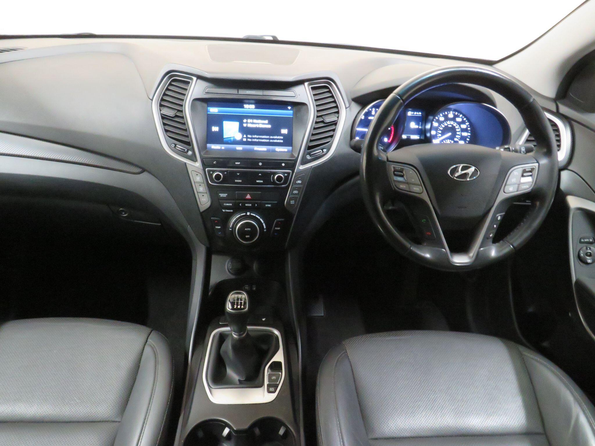 Hyundai Santa Fe - Image 13
