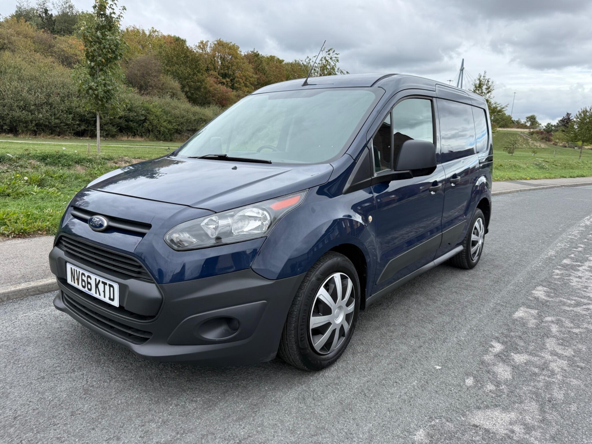 Ford Transit Connect - Image 7