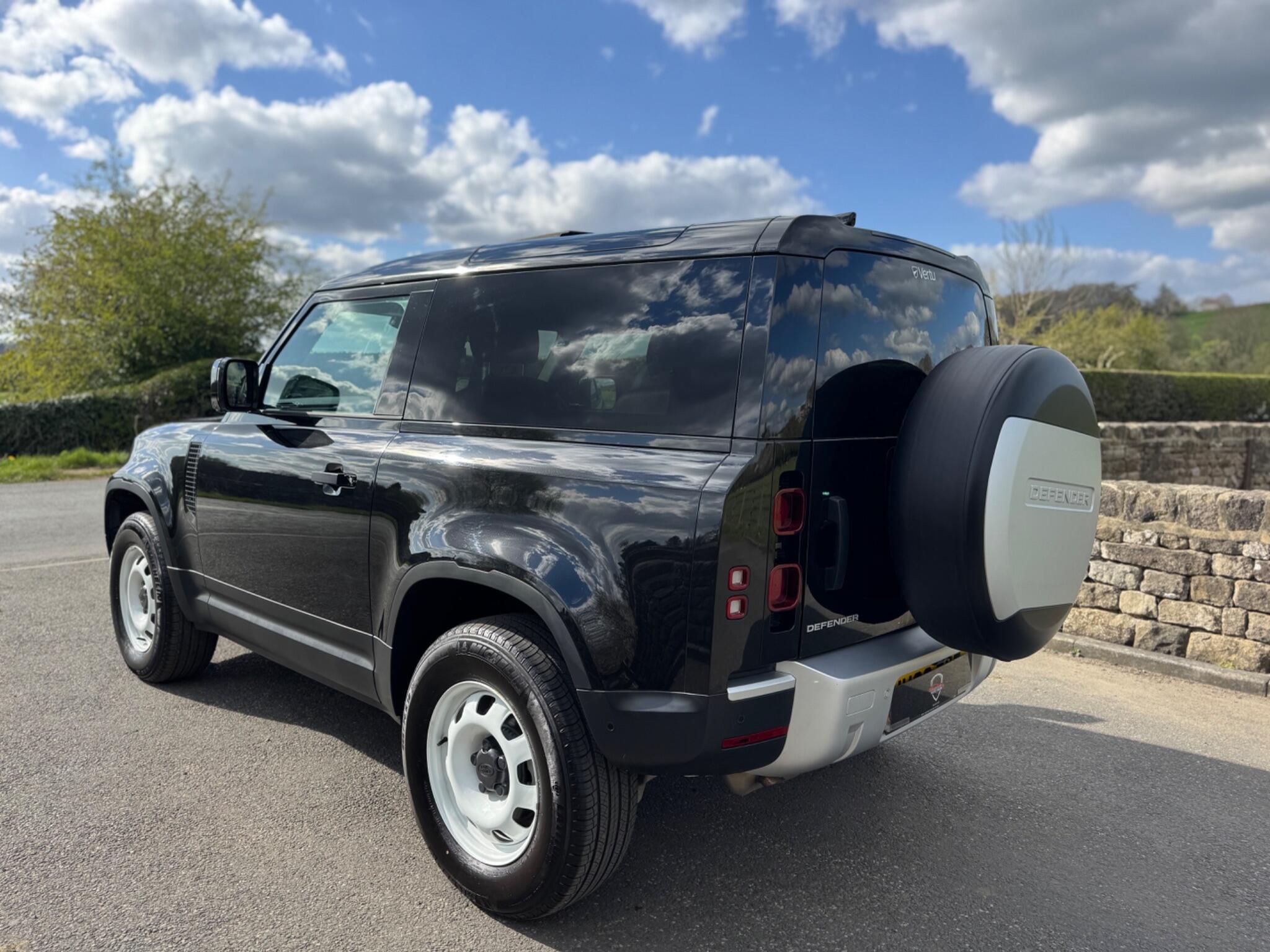 Land Rover Defender 90 - Image 8