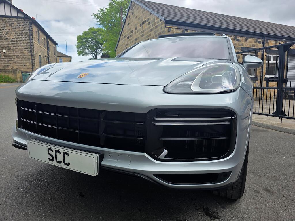 Porsche Cayenne - Image 12
