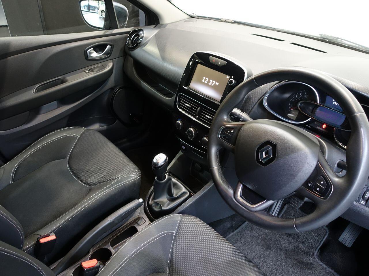 Renault Clio - Image 2