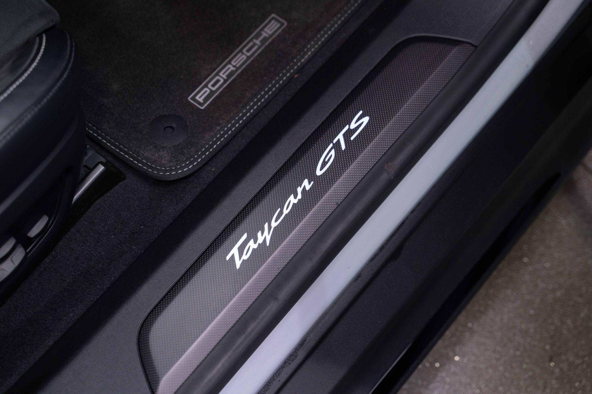 Porsche Taycan - Image 37
