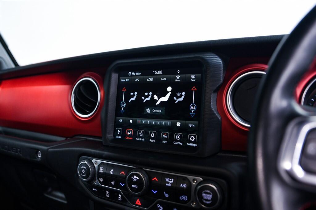 Jeep Wrangler - Image 21