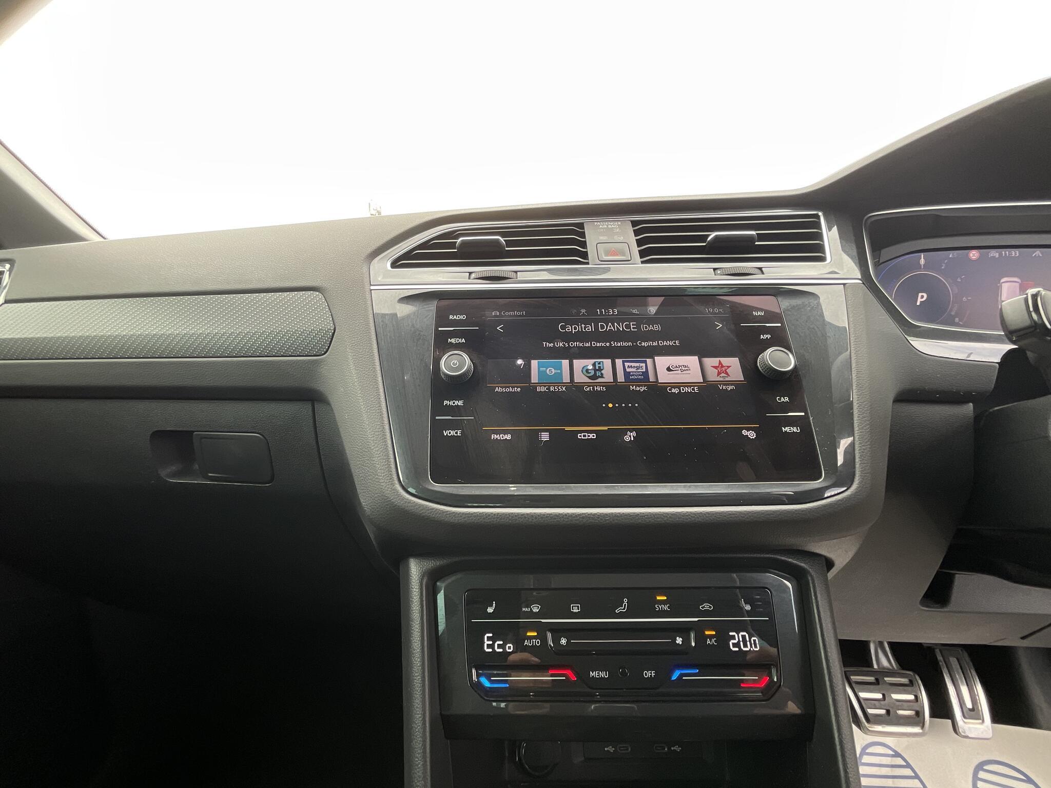 Volkswagen Tiguan - Image 20