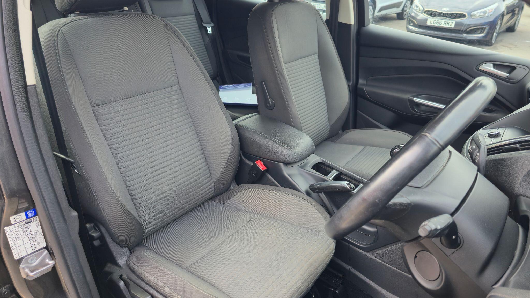 Ford C-MAX - Image 16