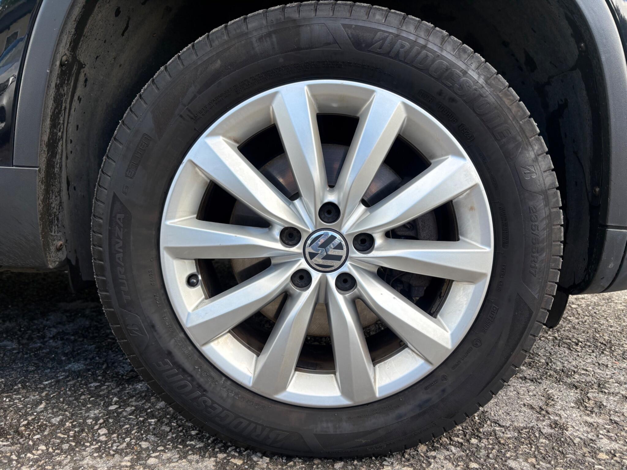 Volkswagen Tiguan - Image 23