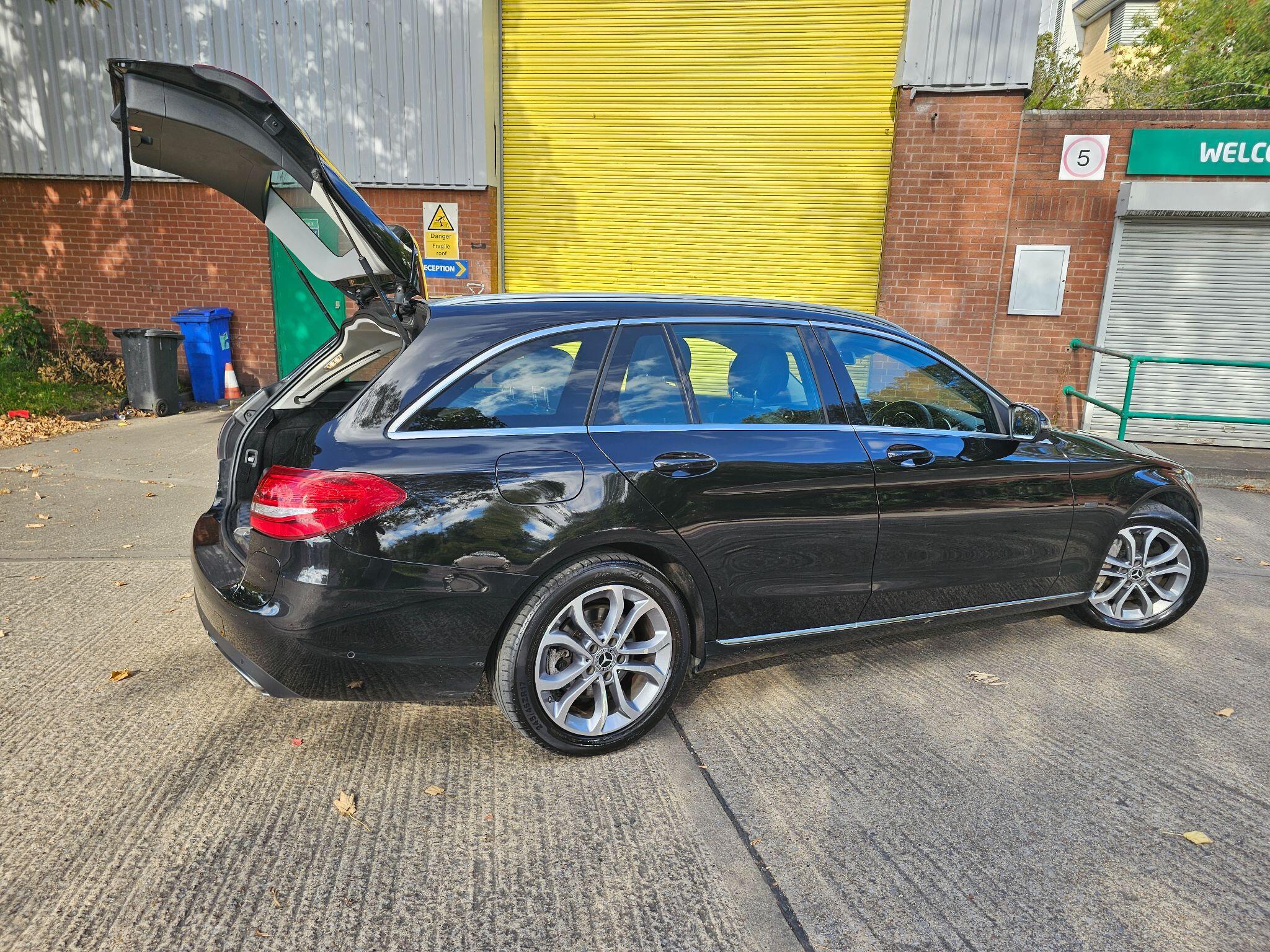 Mercedes C Class - Image 12