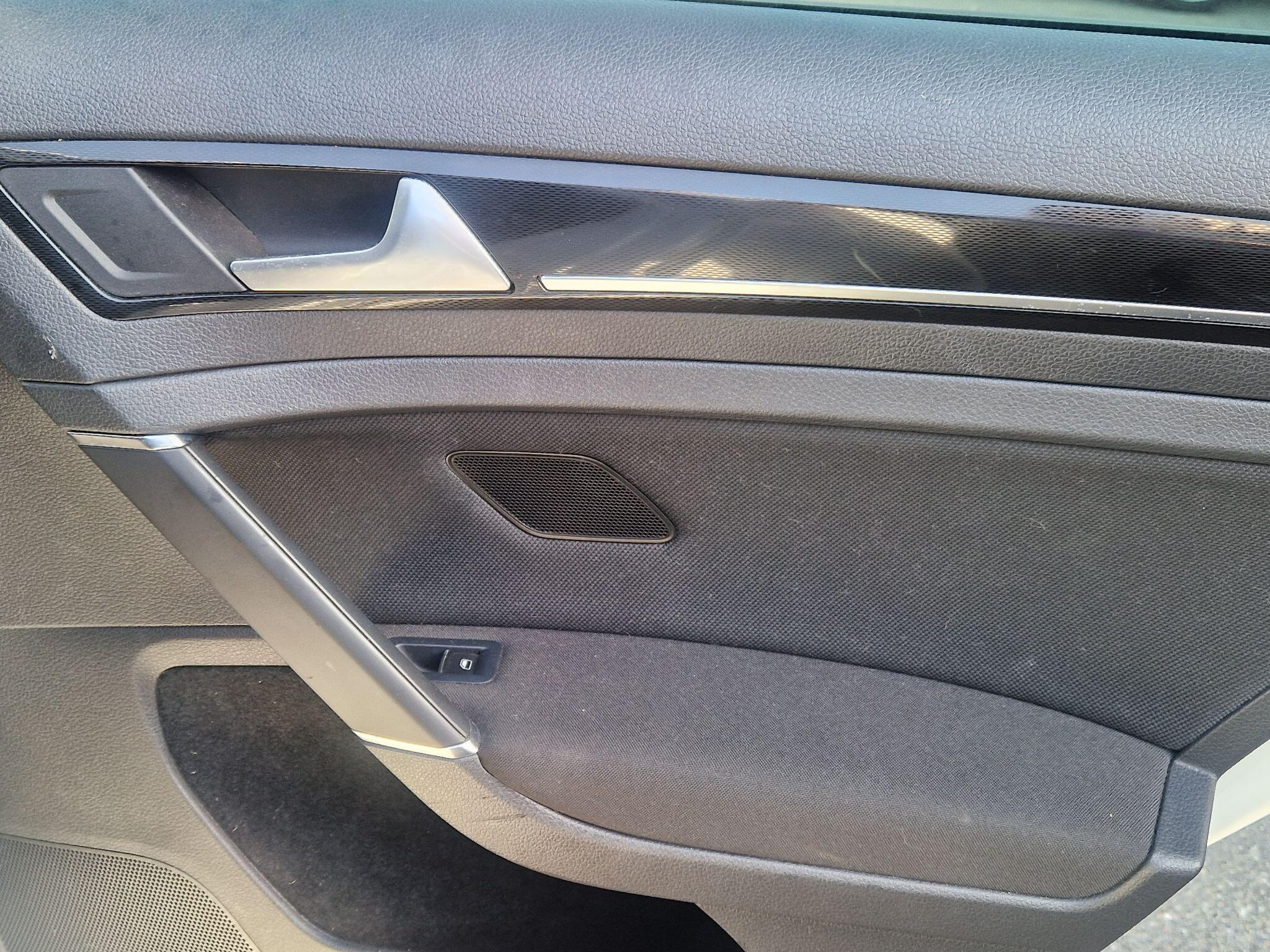 Volkswagen Golf - Image 44