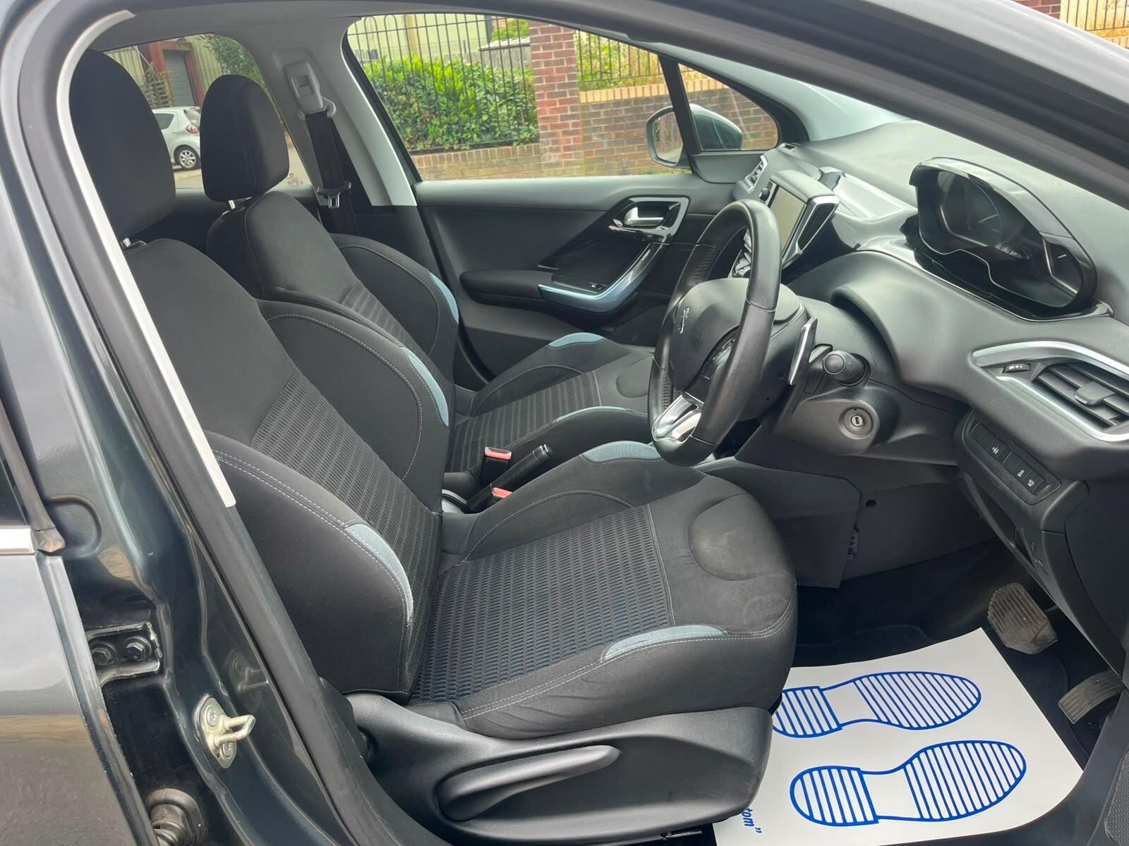 Peugeot 208 - Image 11