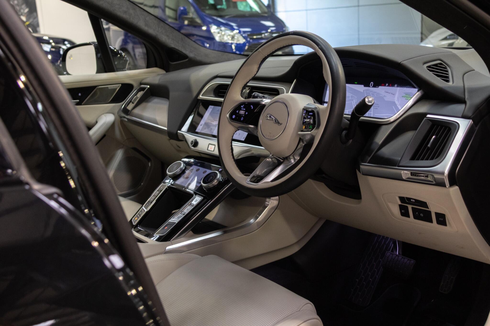 Jaguar I-Pace - Image 11