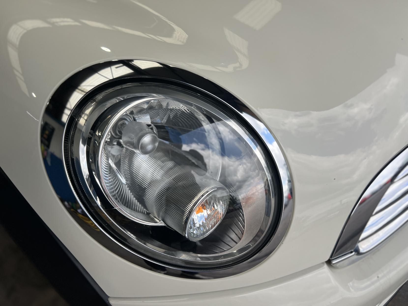MINI Convertible - Image 11