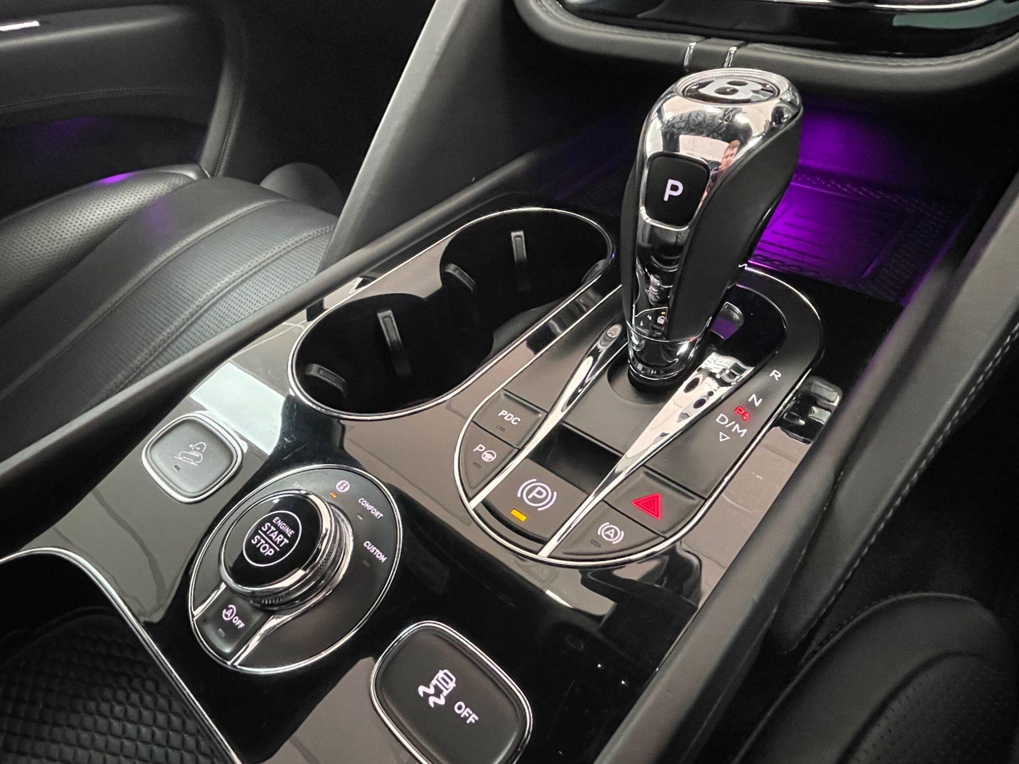 Bentley Bentayga - Image 58