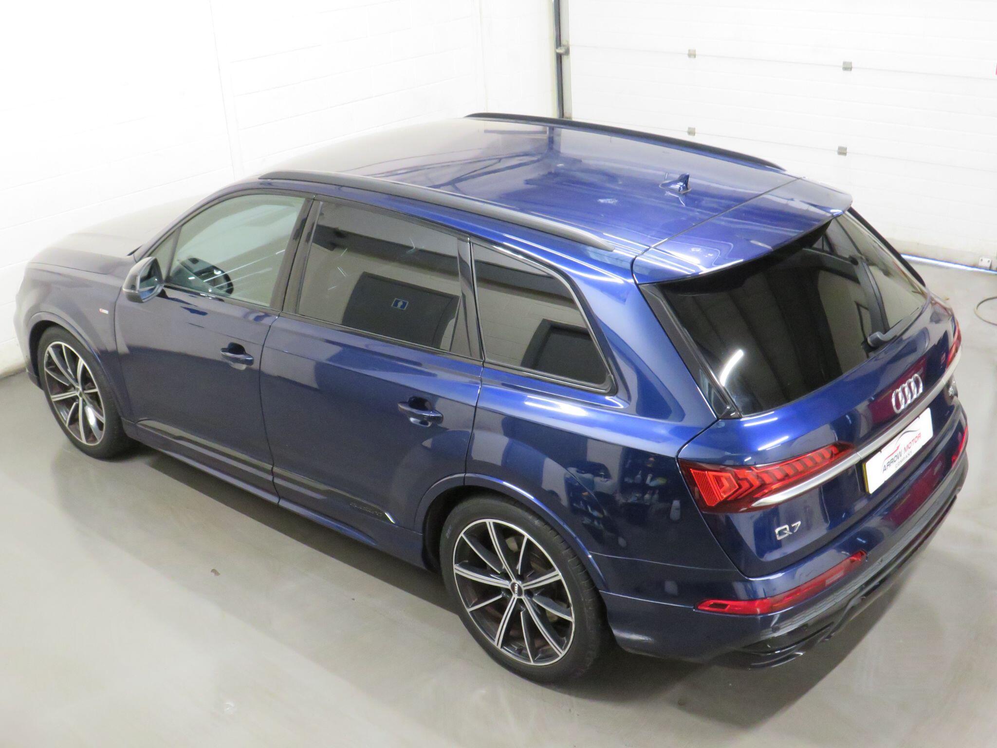 Audi Q7 - Image 15