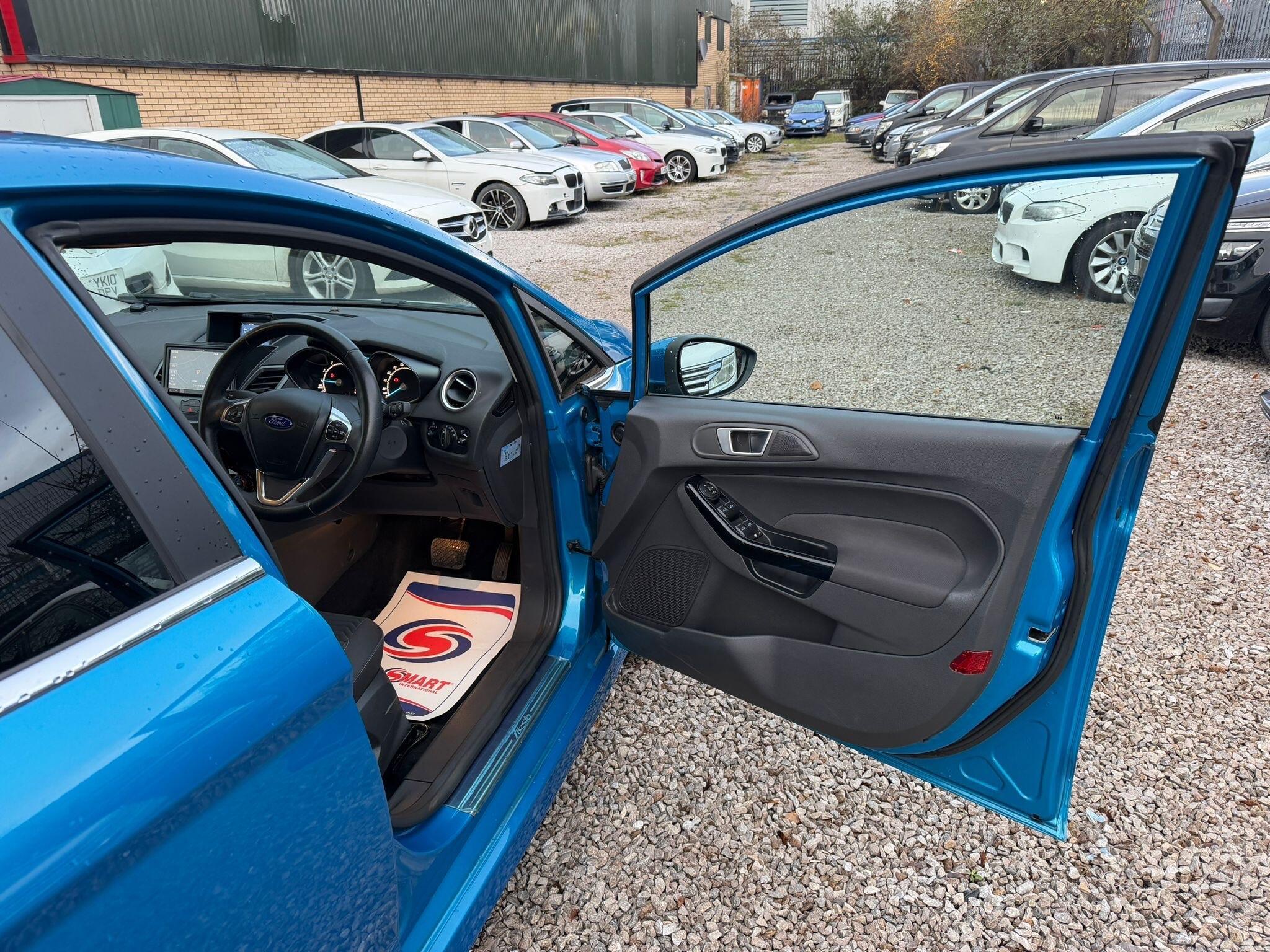 Ford Fiesta - Image 10