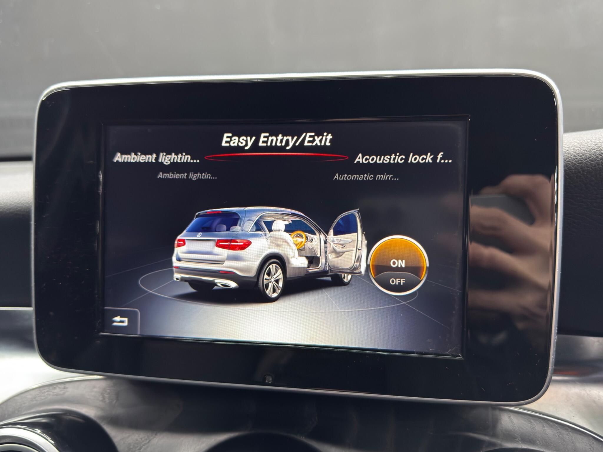 Mercedes GLC - Image 34