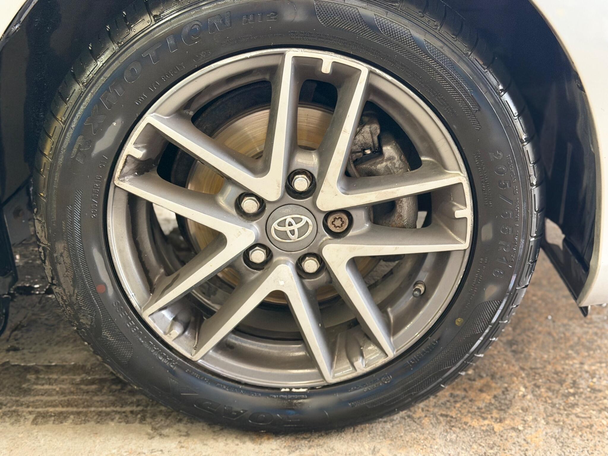 Toyota Auris - Image 16