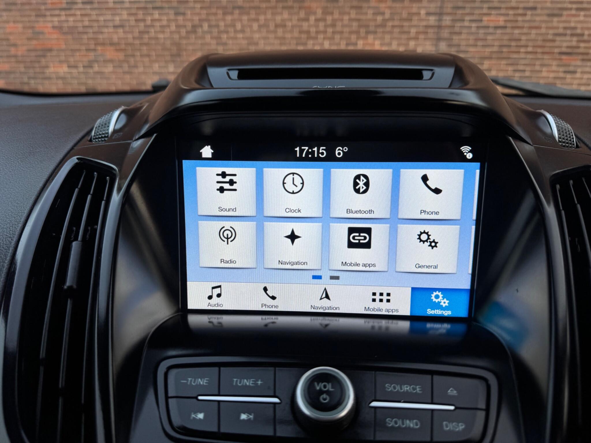 Ford Kuga - Image 39