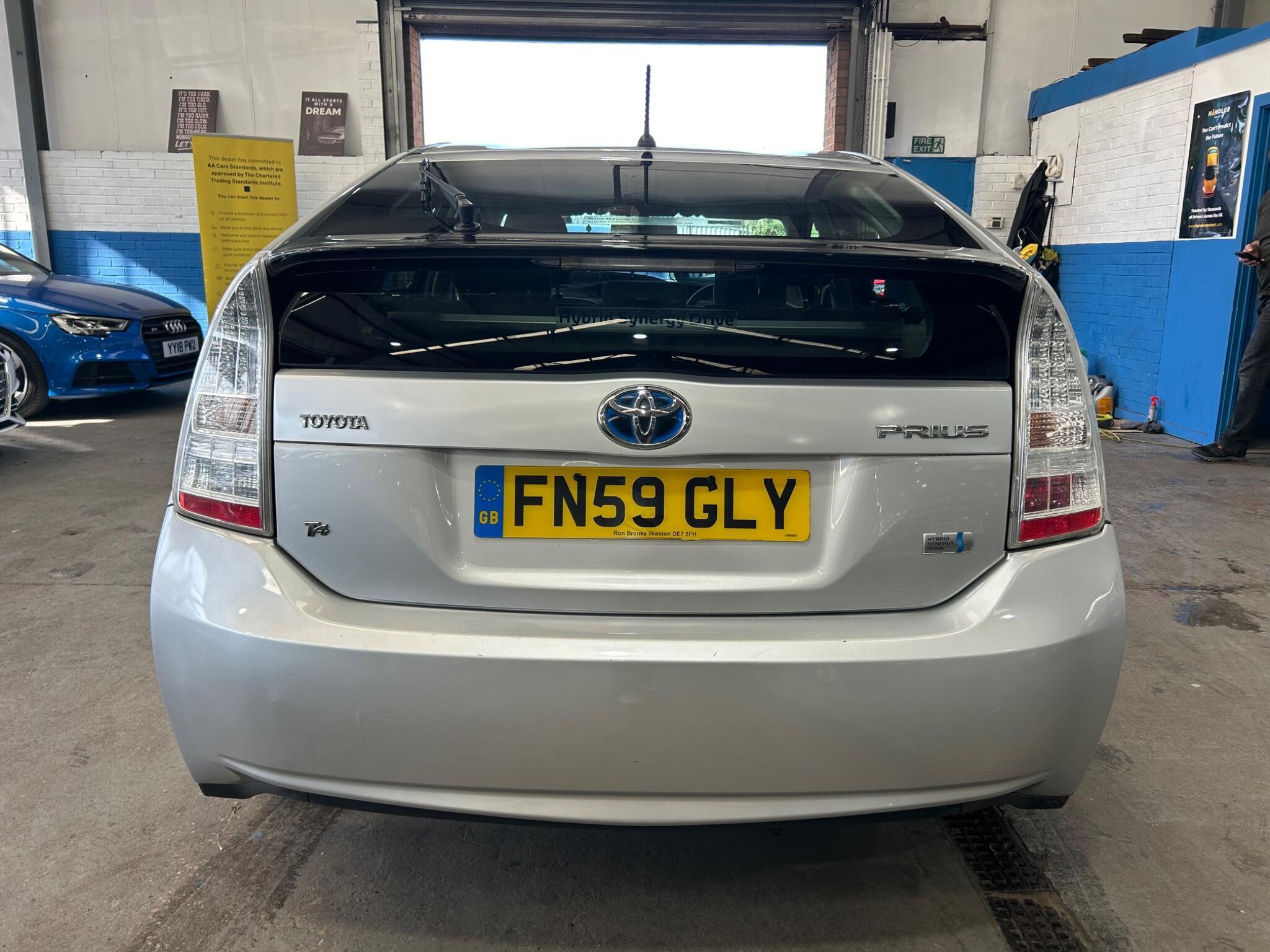 Toyota Prius - Image 6