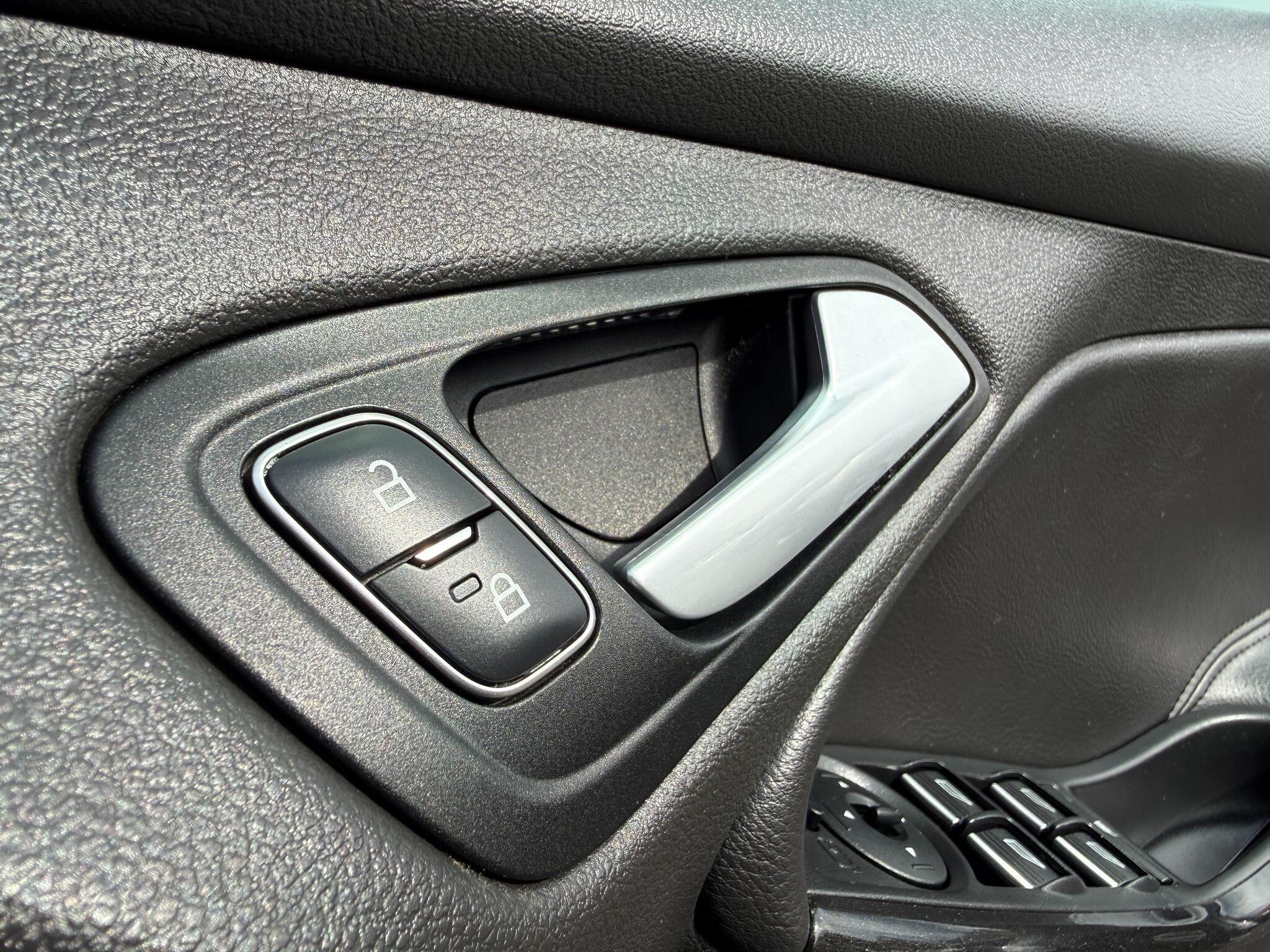 Ford Focus - Image 52