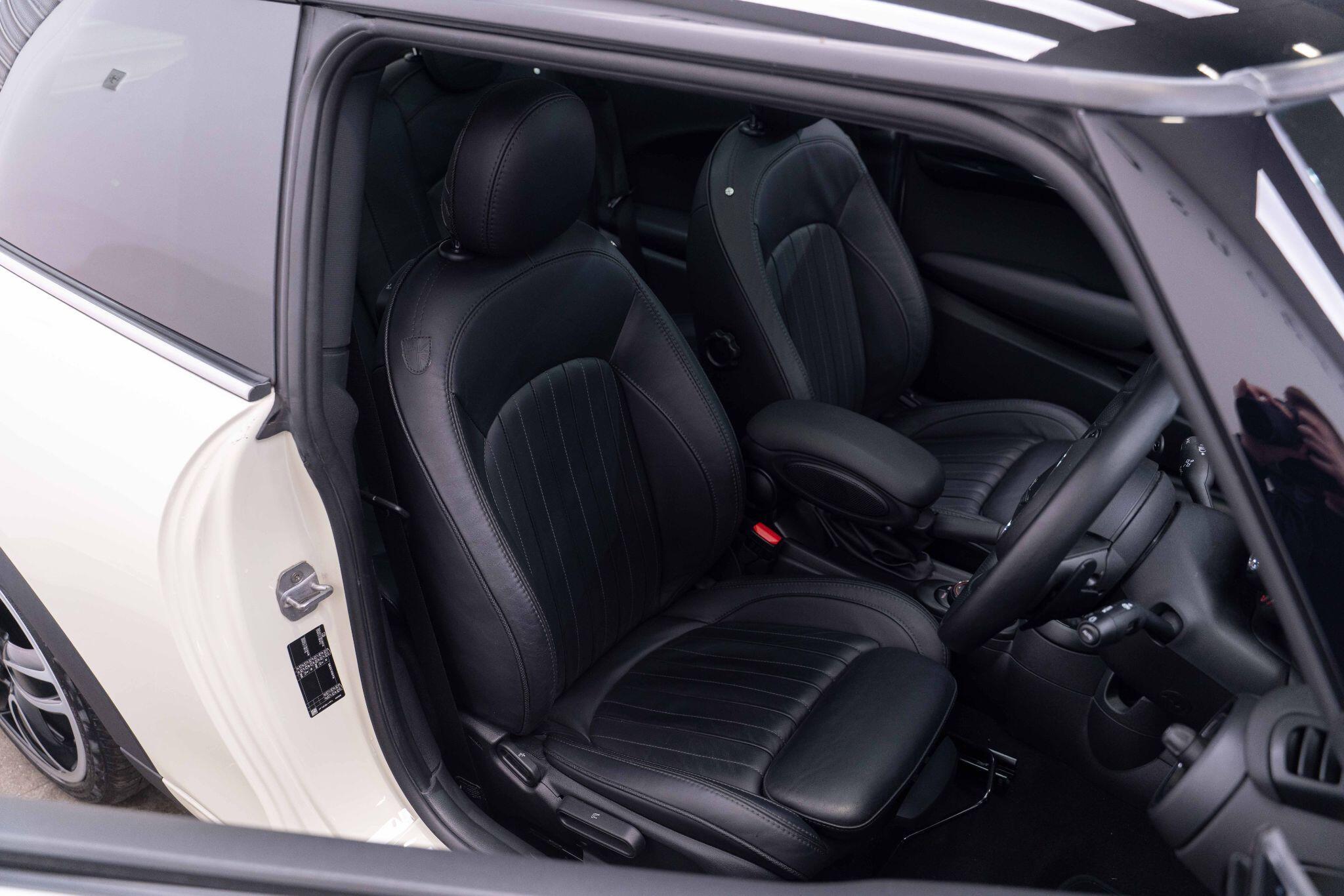 MINI Hatch - Image 13