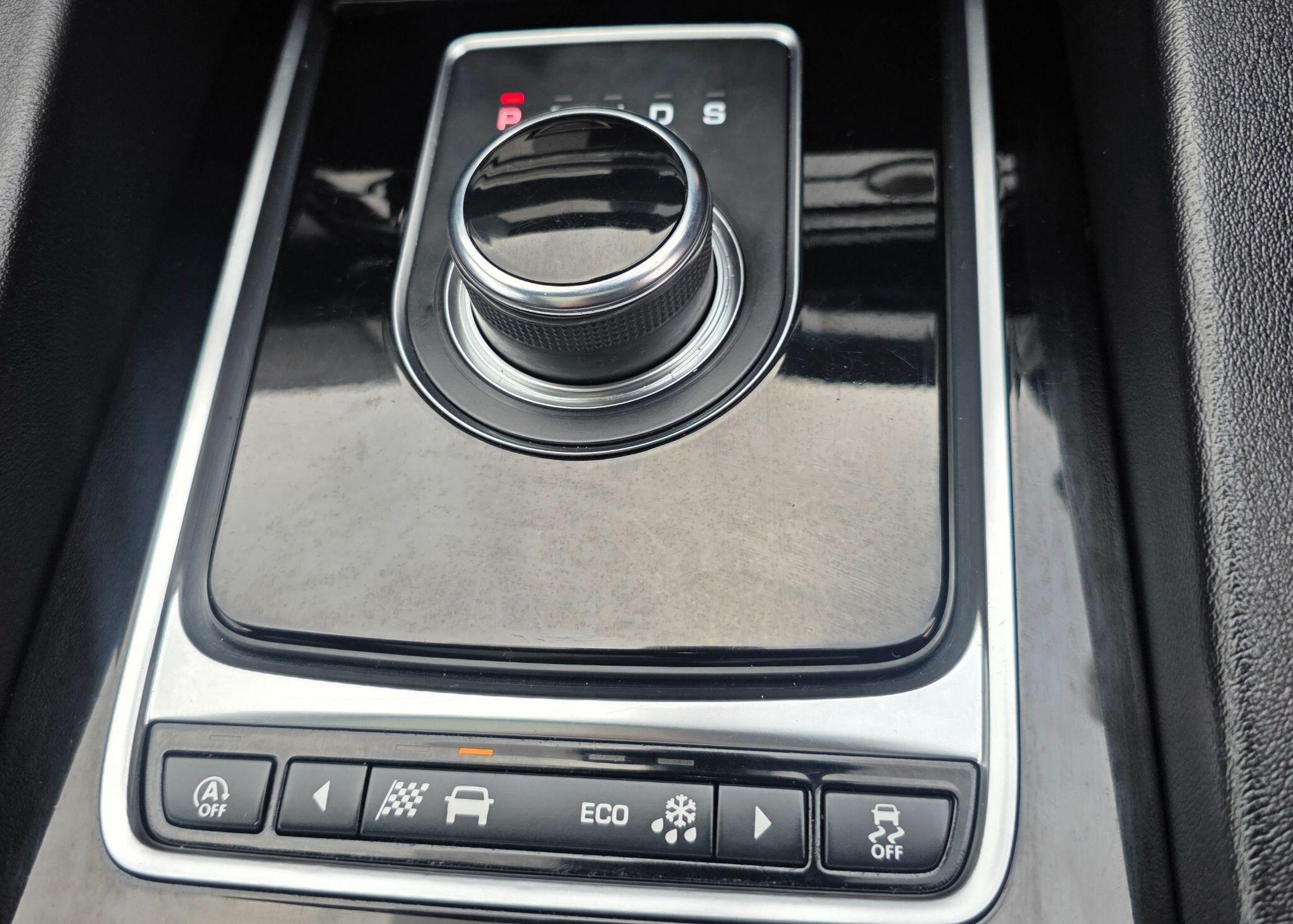 Jaguar F-Pace - Image 36