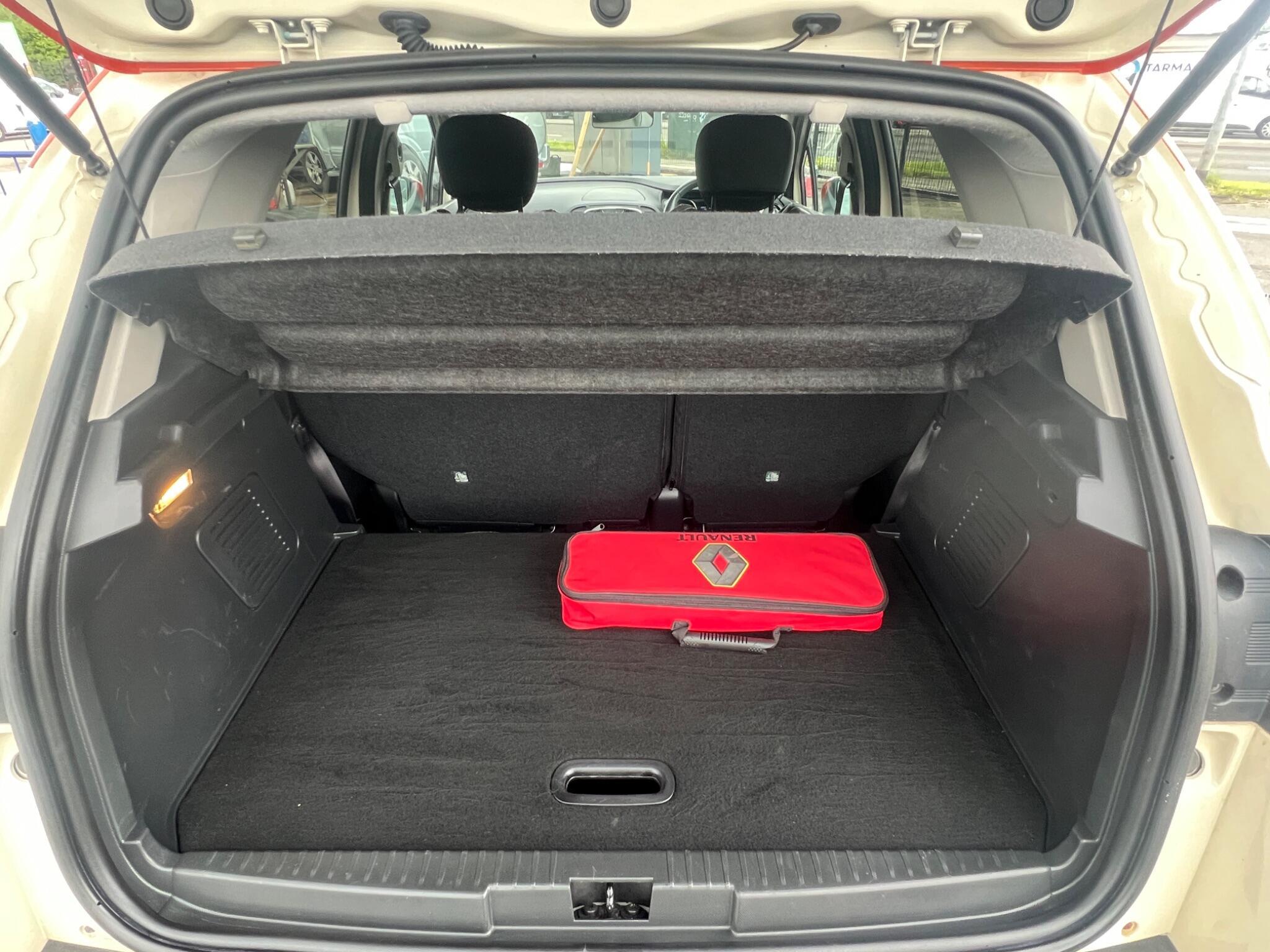 Renault Captur - Image 19