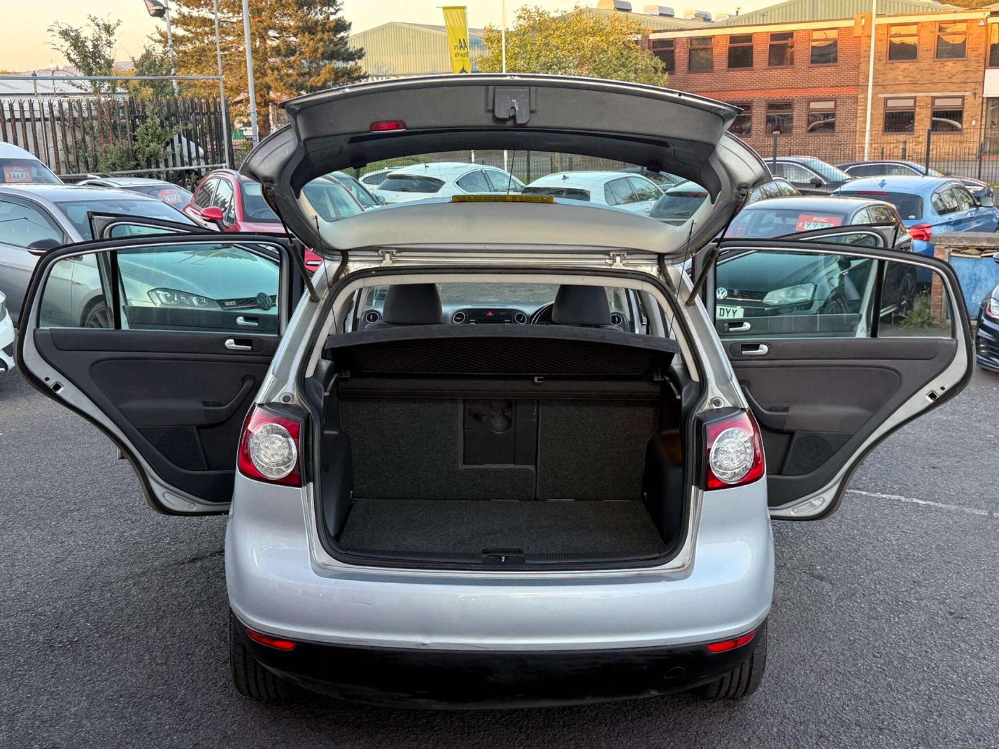 Volkswagen Golf Plus - Image 17