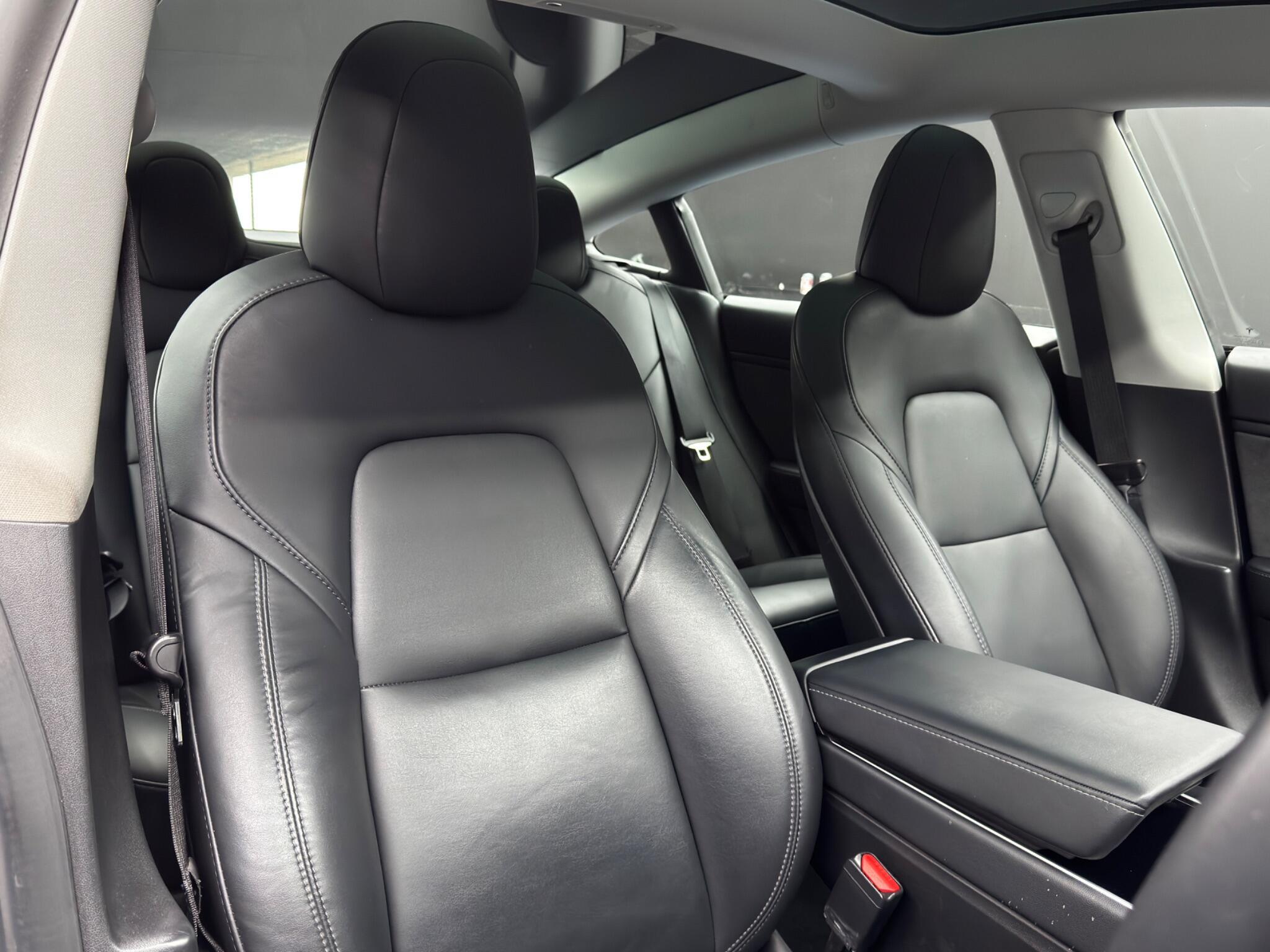 Tesla Model 3 - Image 12