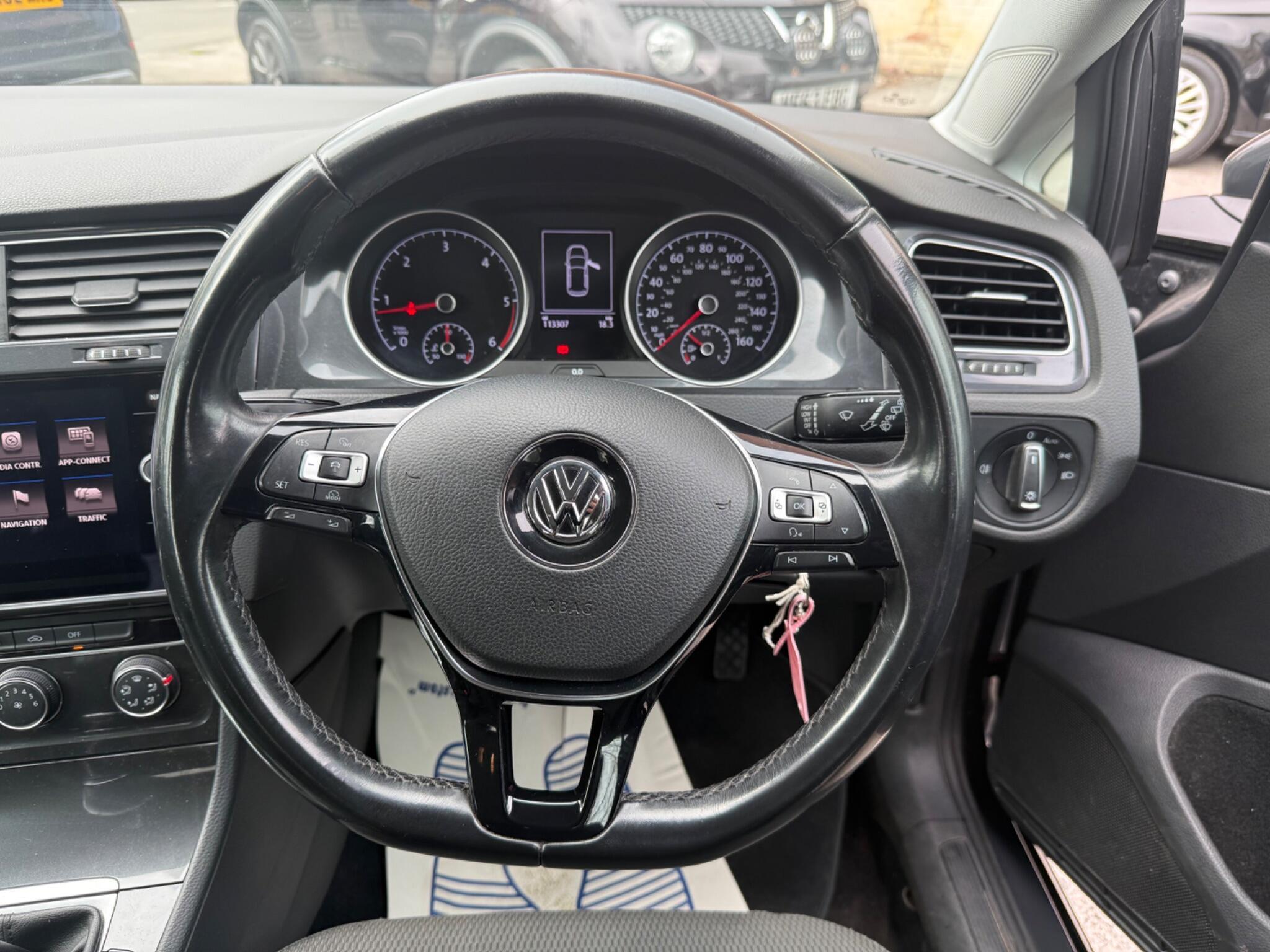 Volkswagen Golf - Image 21