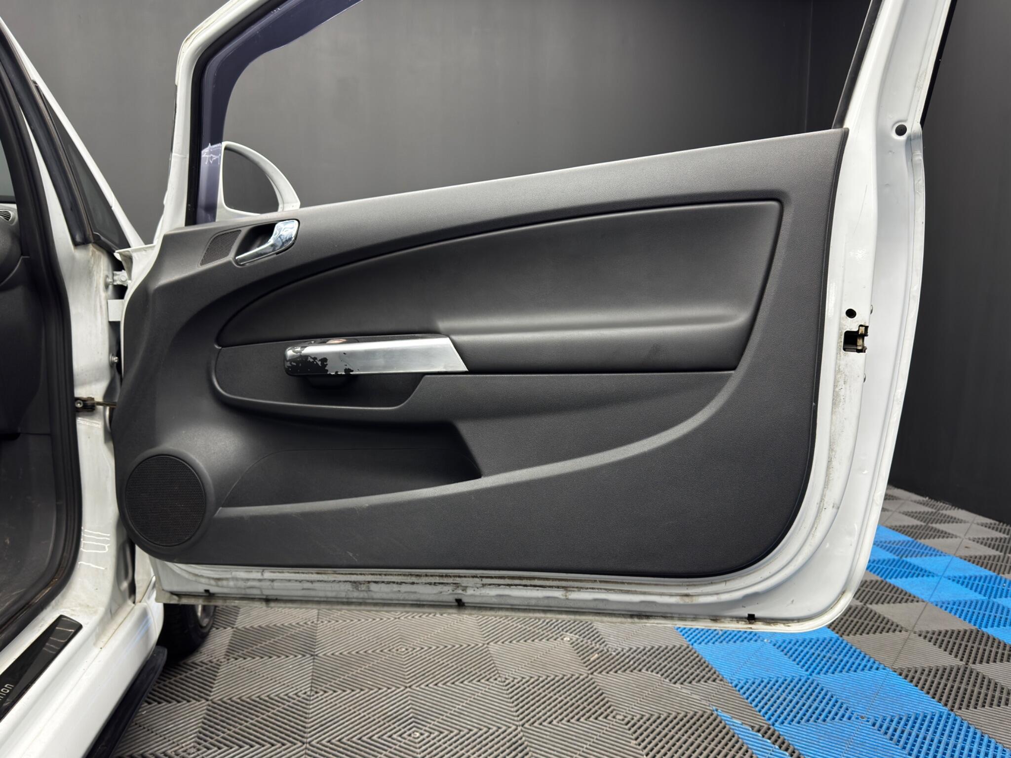 Vauxhall Corsa - Image 34