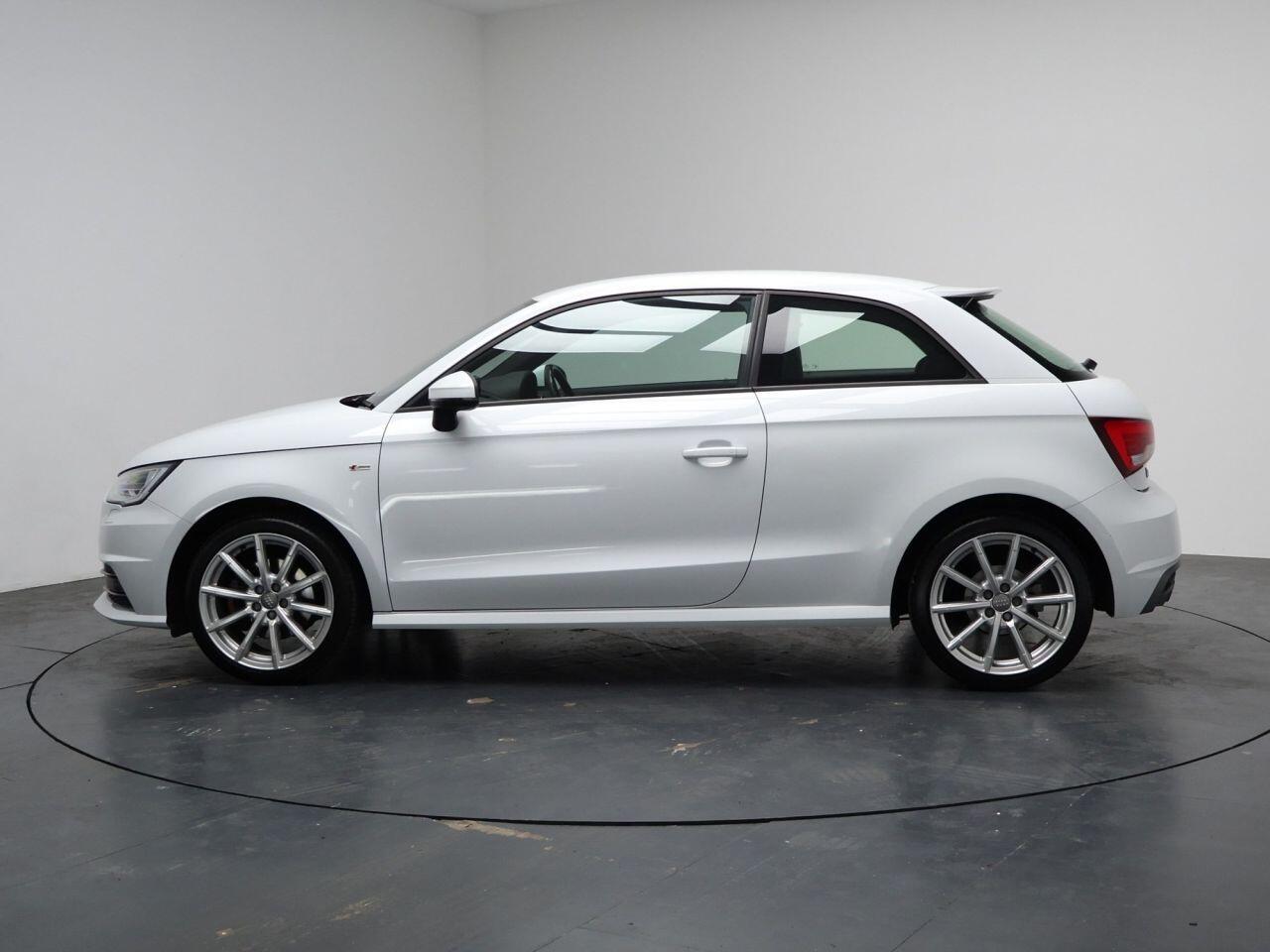 Audi A1 - Image 8