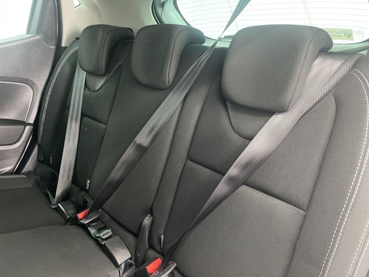 Renault Clio - Image 16