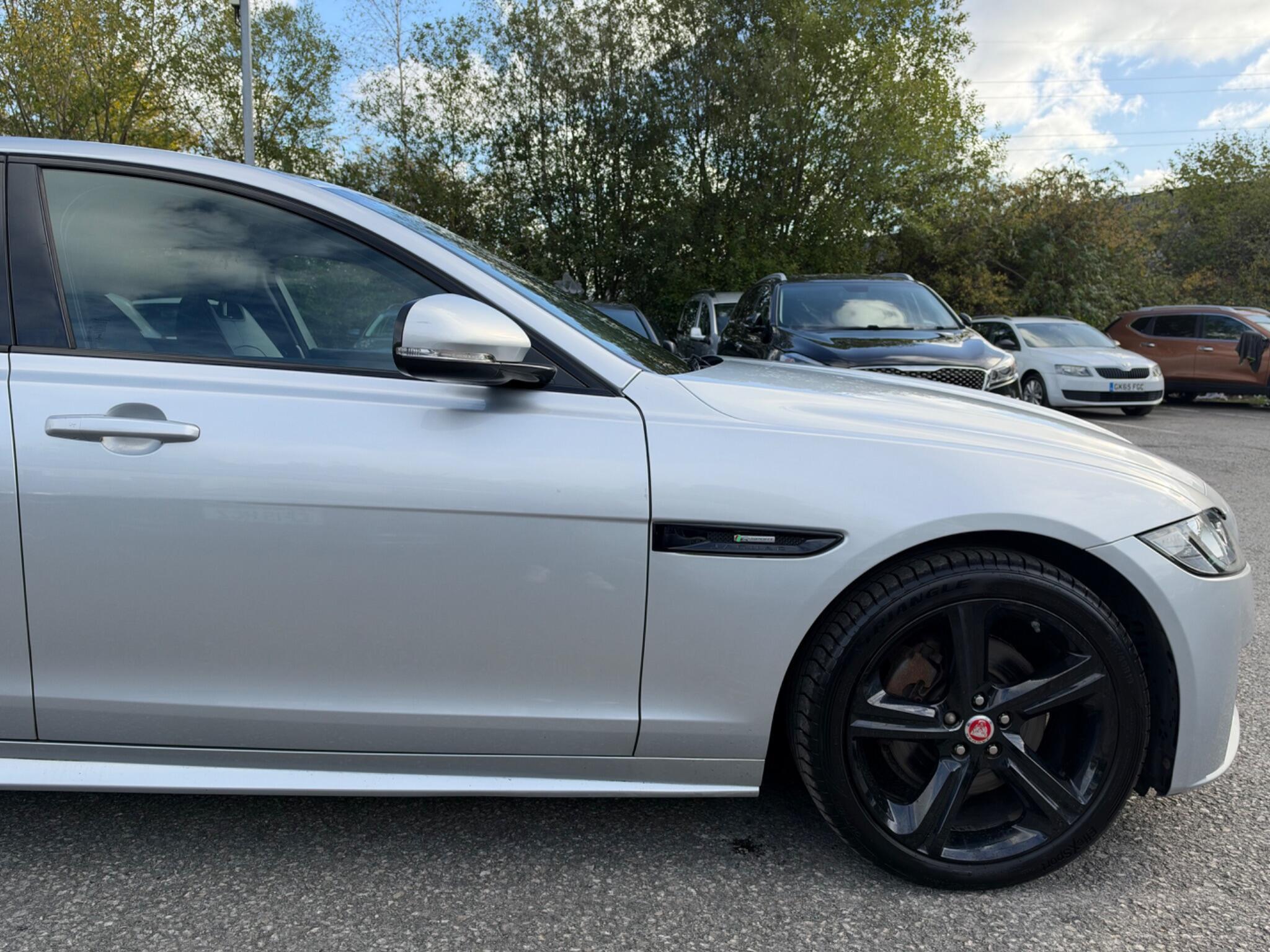 Jaguar XF - Image 13