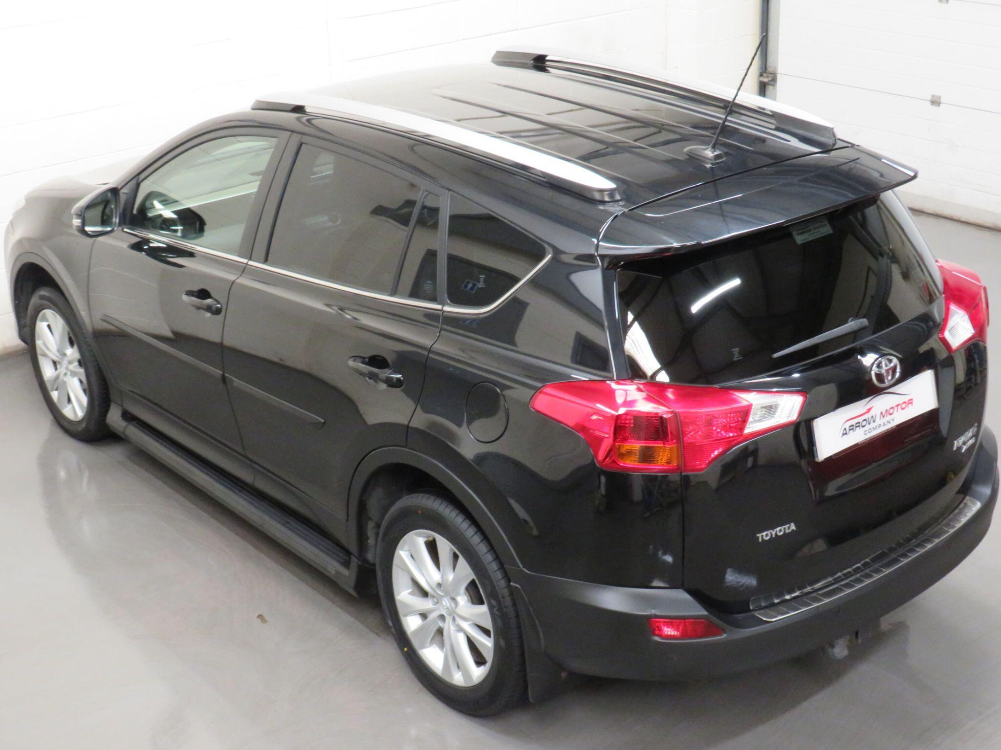 Toyota RAV4 - Image 9