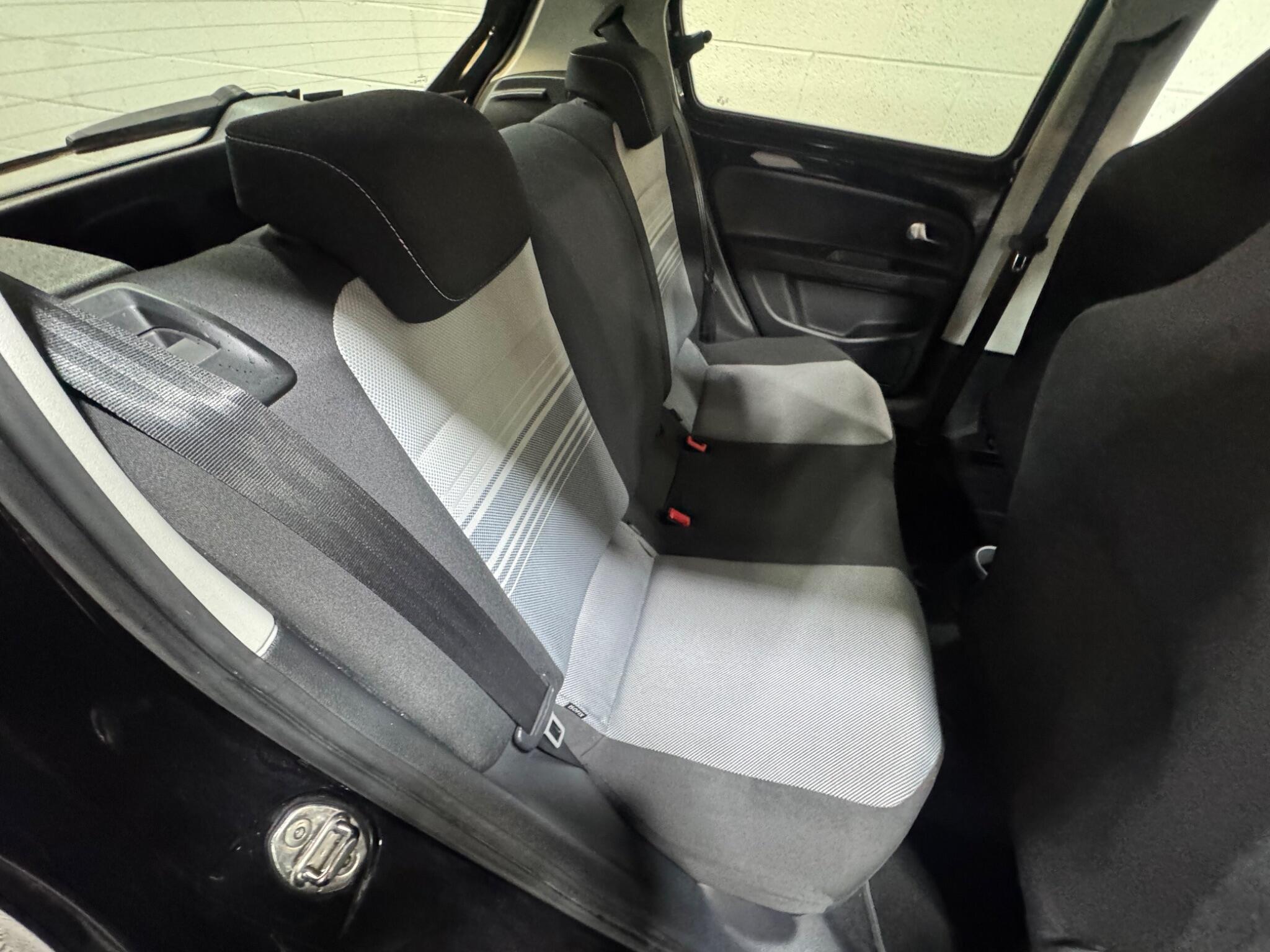 Volkswagen up! - Image 12