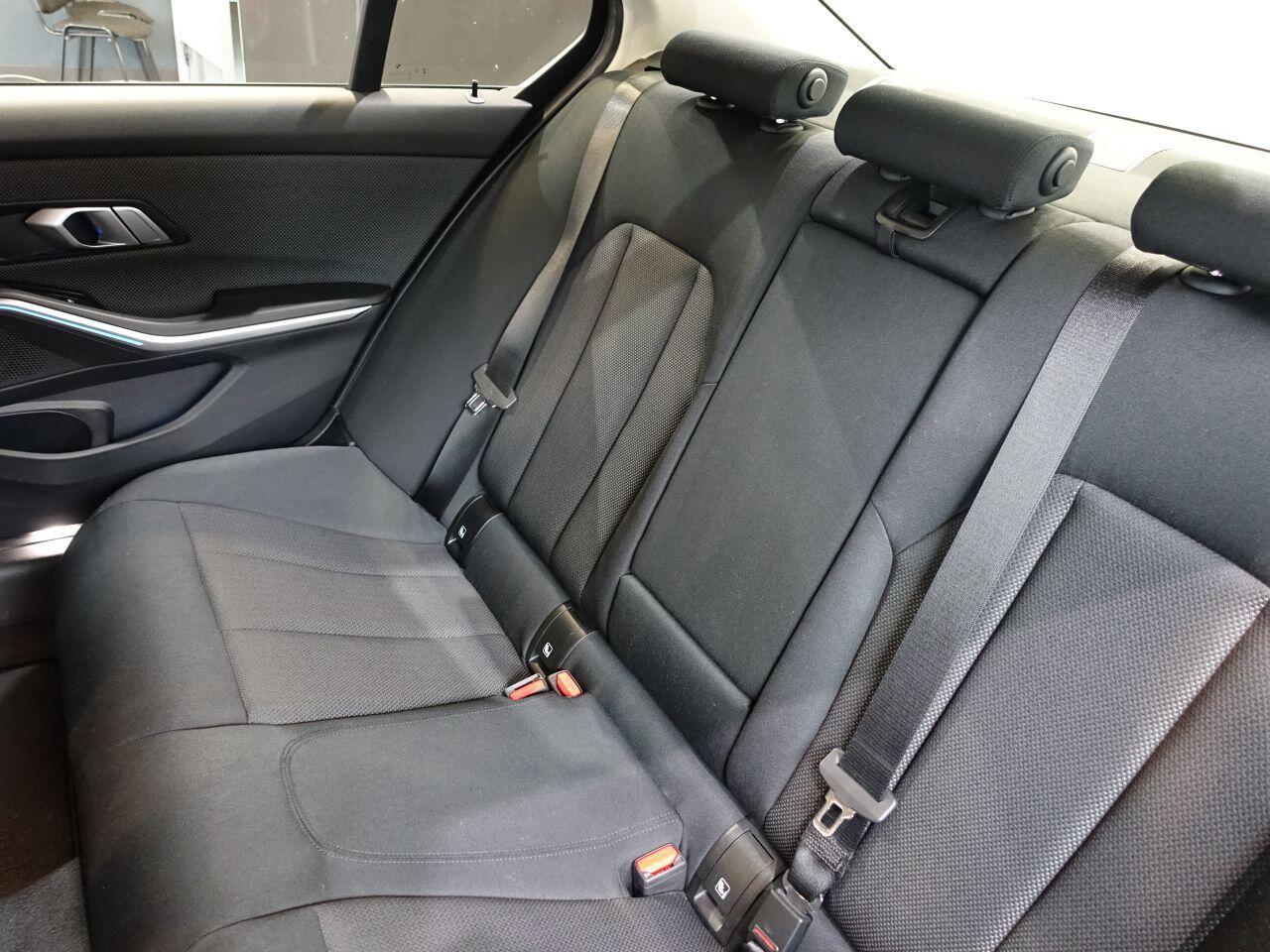 BMW 3 Series - Image 22