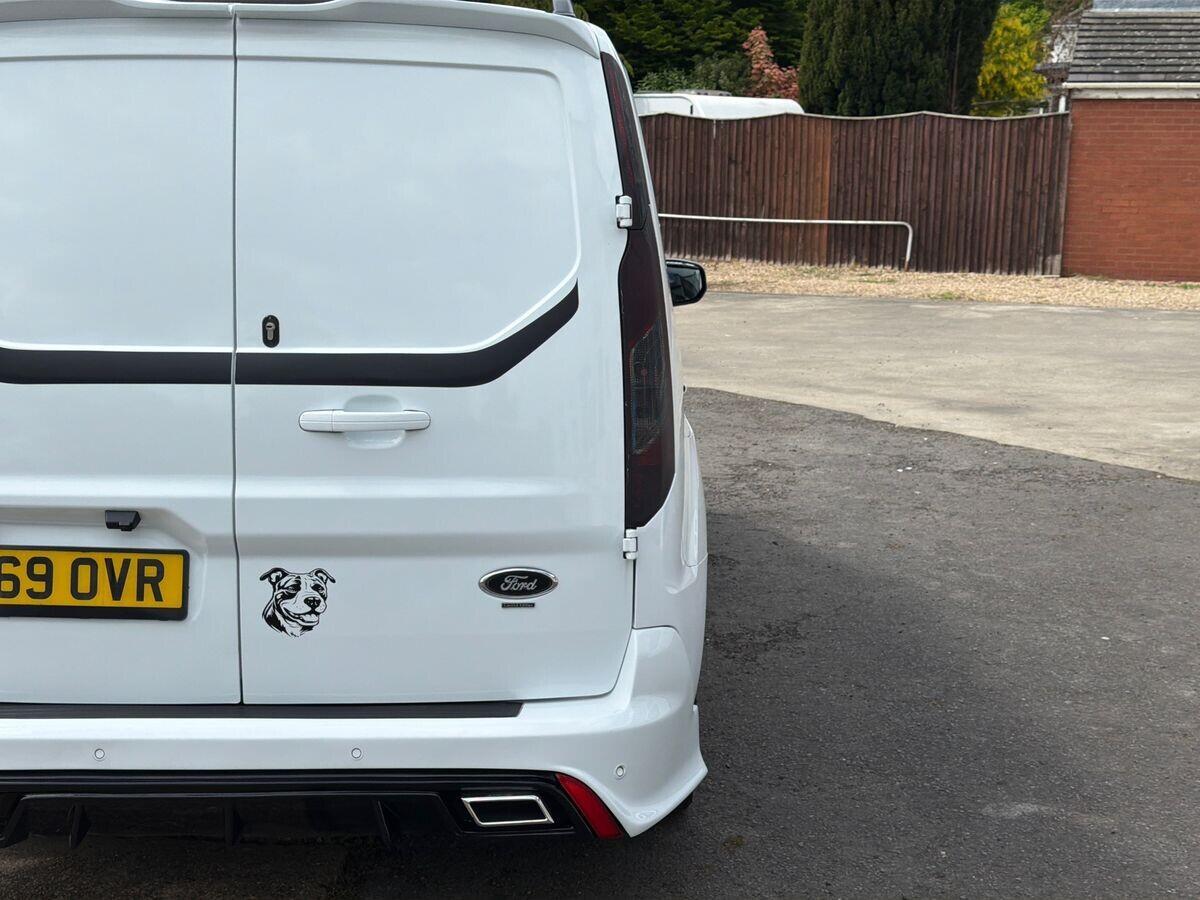 Ford Transit Connect - Image 15
