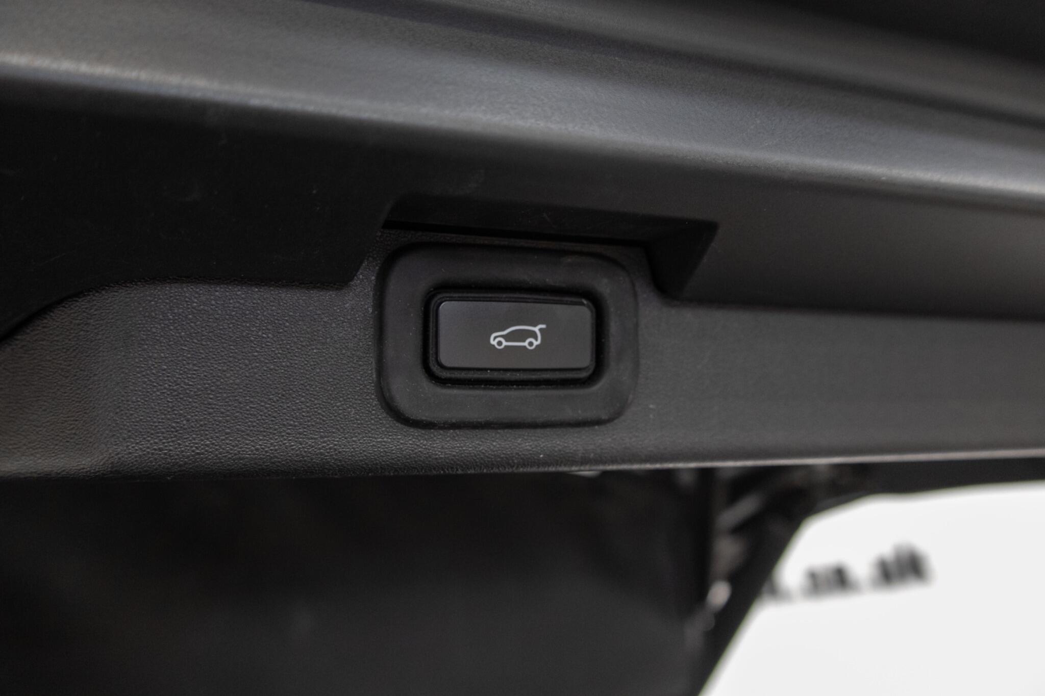 Land Rover Discovery - Image 12