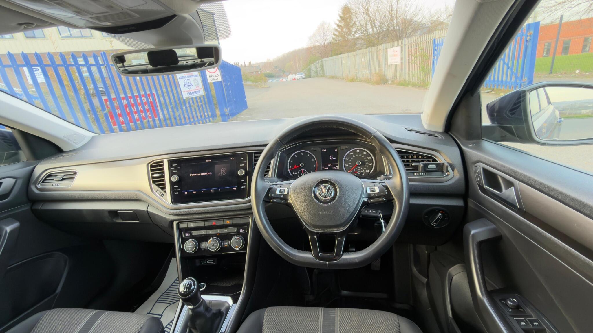Volkswagen T-Roc - Image 19