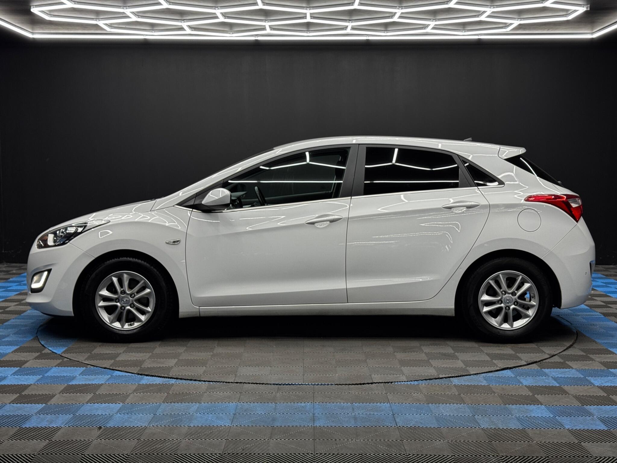 Hyundai i30 - Image 8