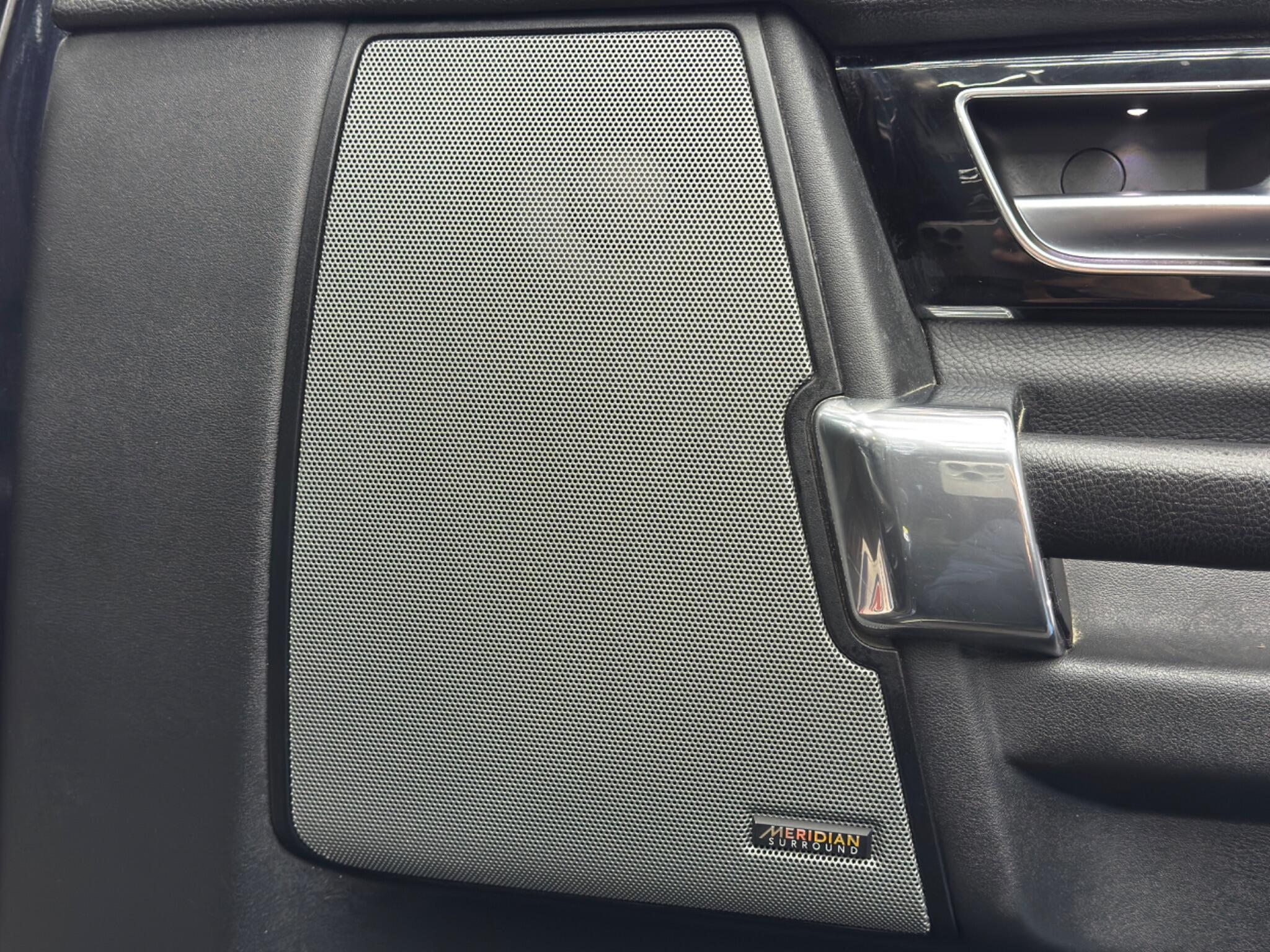 Land Rover DISCOVERY 4 - Image 42