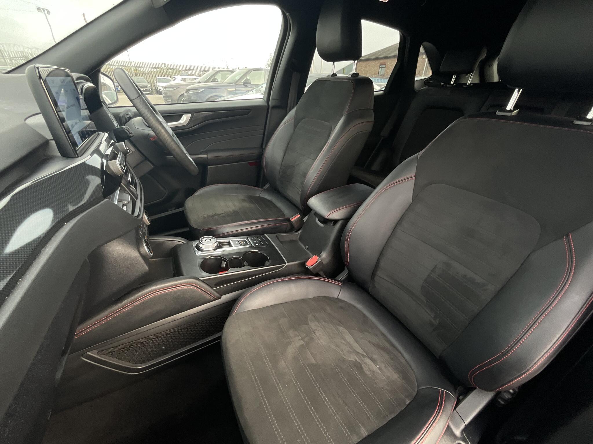 Ford Kuga - Image 17
