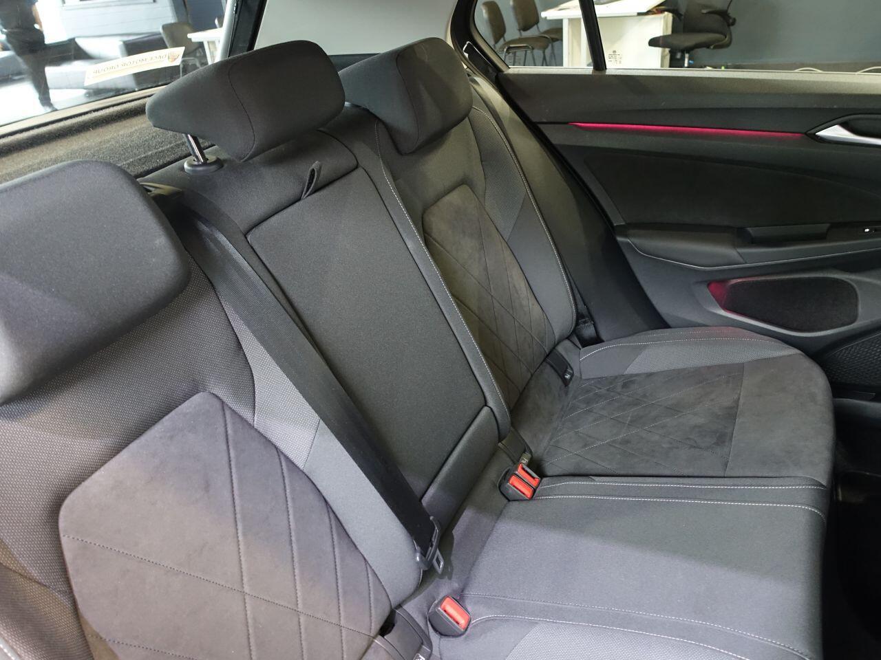 Volkswagen Golf - Image 14