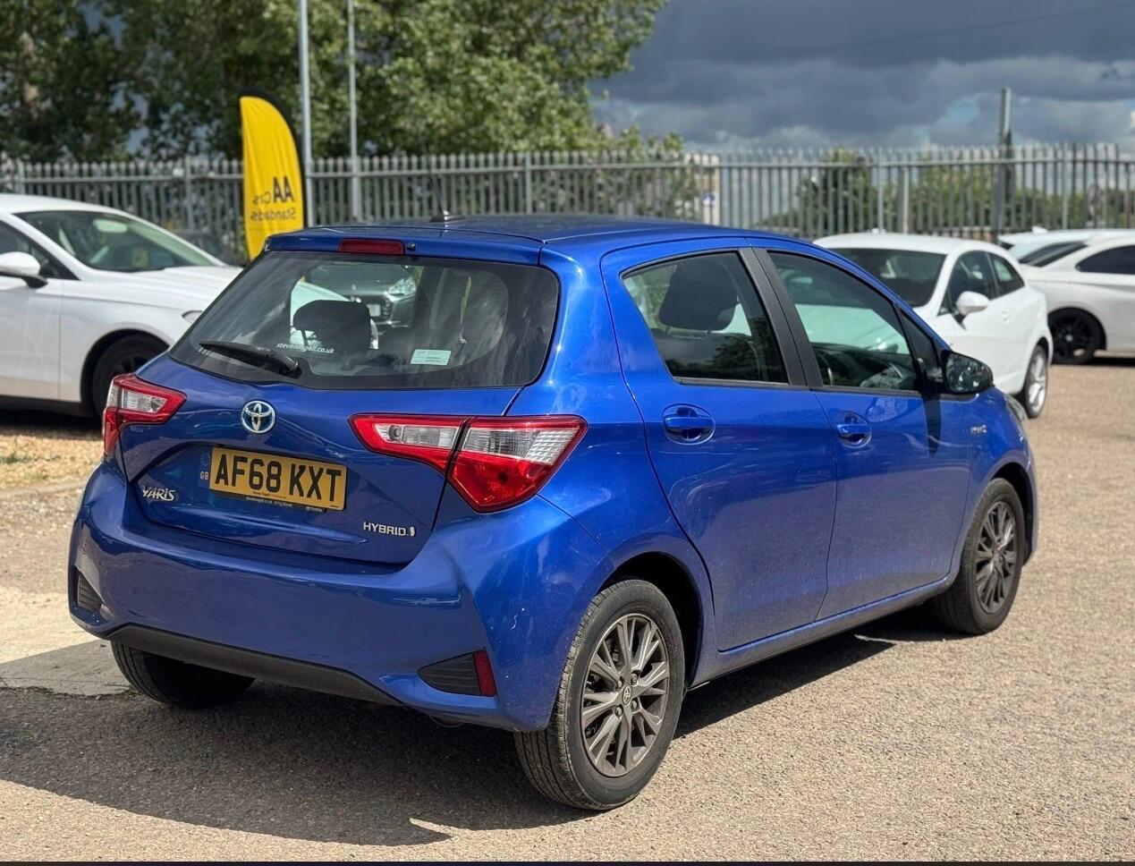 Toyota Yaris - Image 6