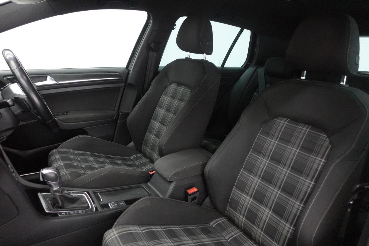 Volkswagen Golf - Image 19